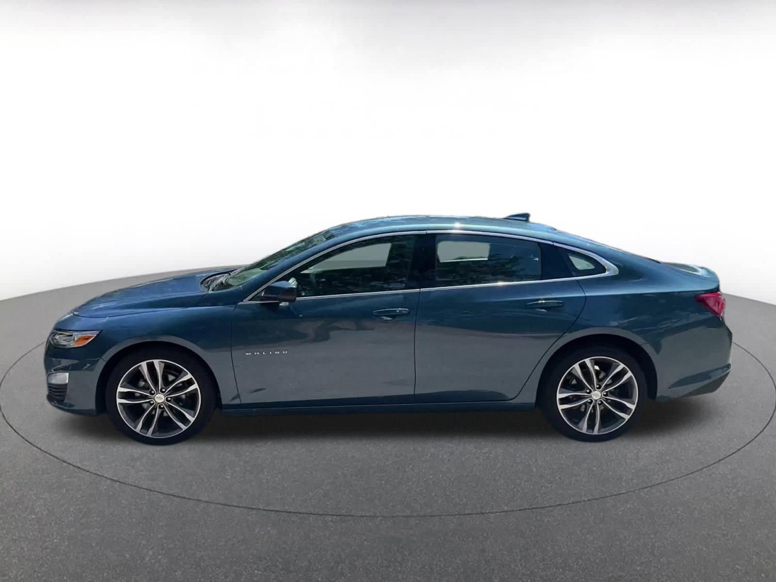 Thumbnail: 2024 Chevrolet Malibu - 9