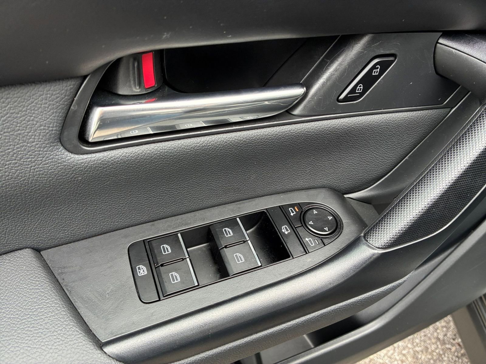 Thumbnail: 2025 Mazda CX-50 - 18