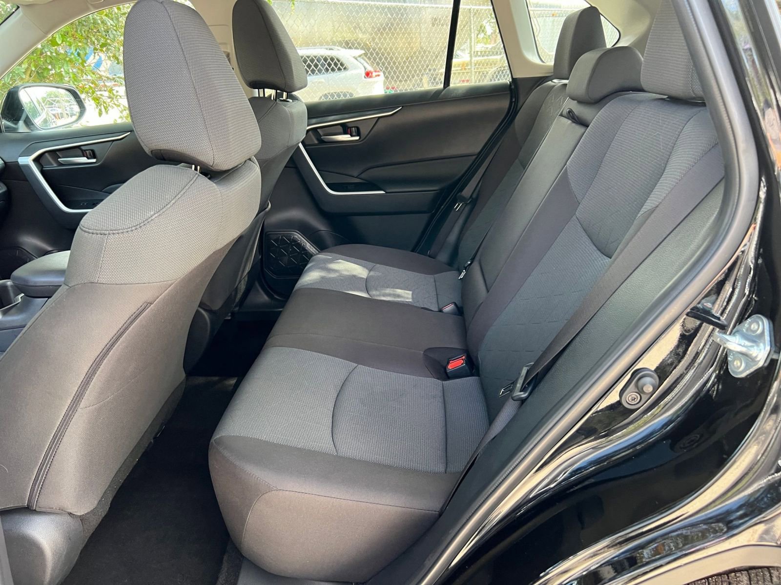 Thumbnail: 2025 Toyota RAV4 - 33