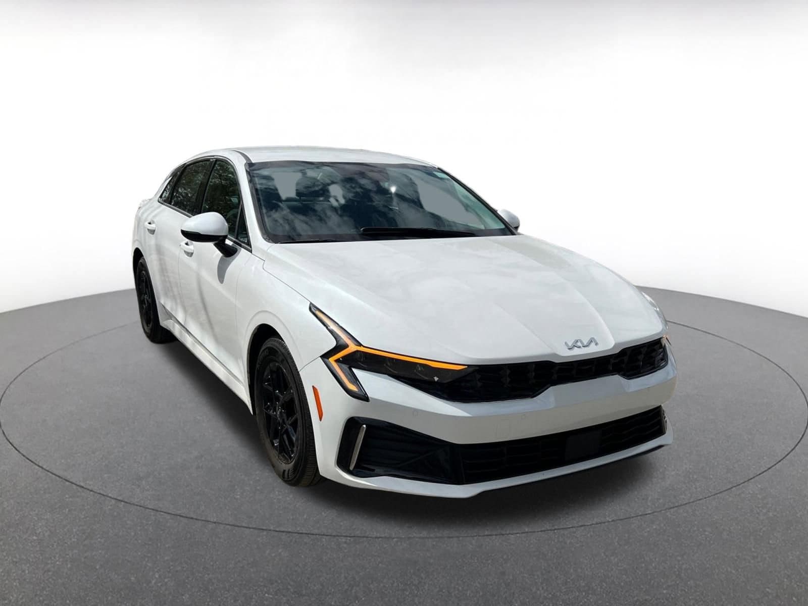 Thumbnail: 2025 Kia K5 - 1