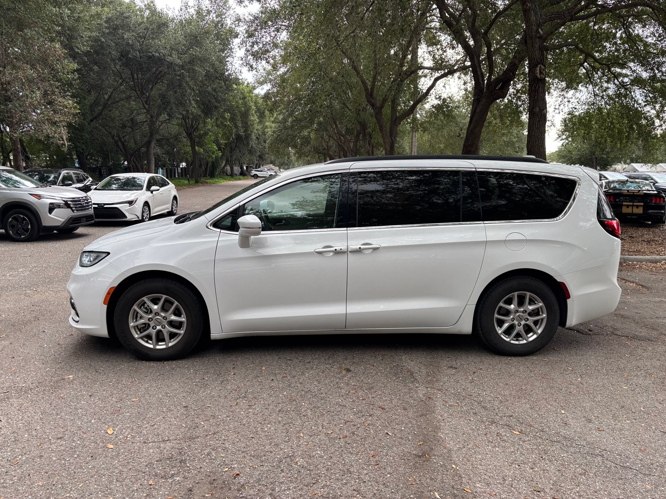 Thumbnail: 2022 Chrysler Pacifica - 18