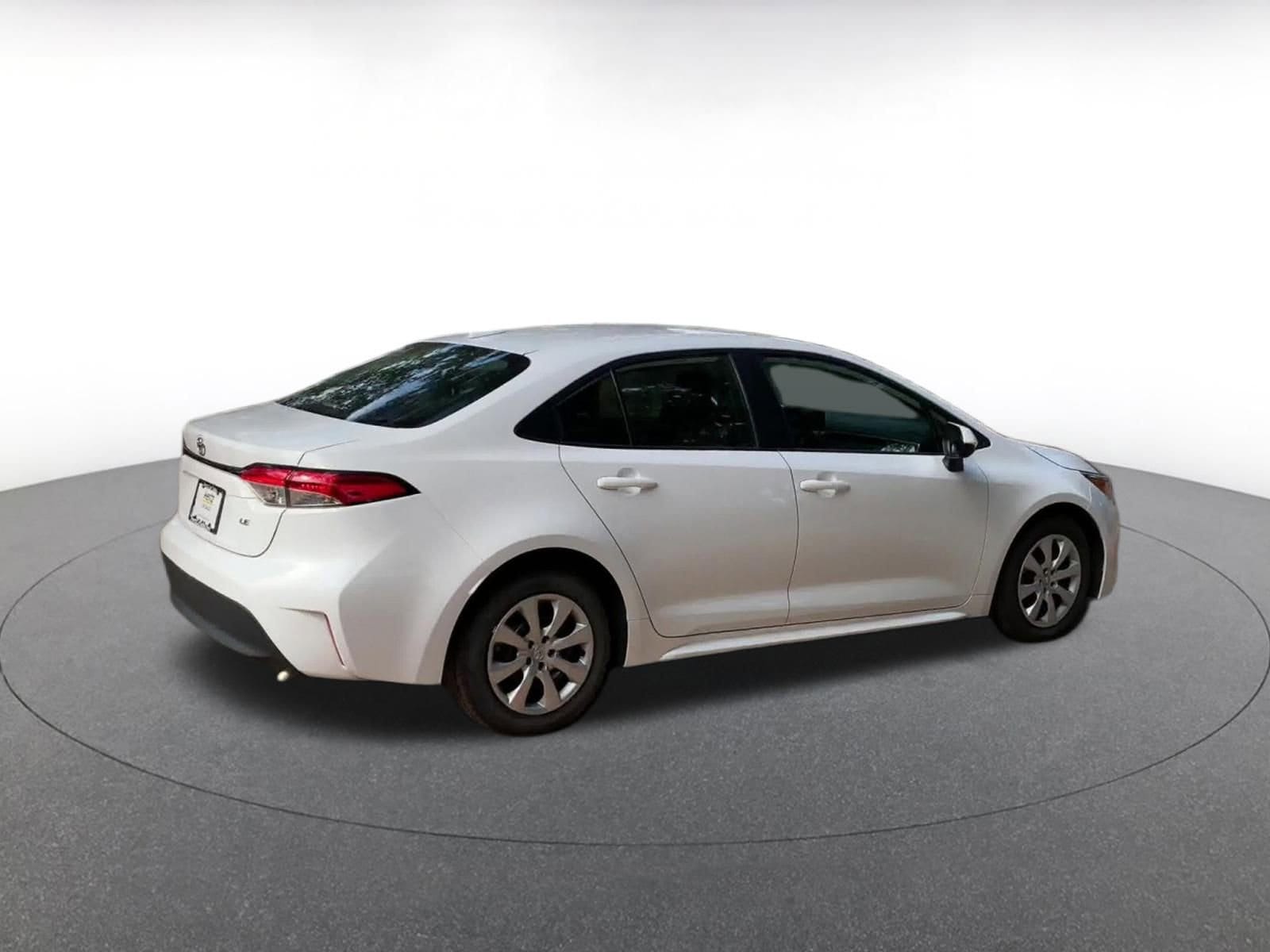 2023 Toyota Corolla LE 15