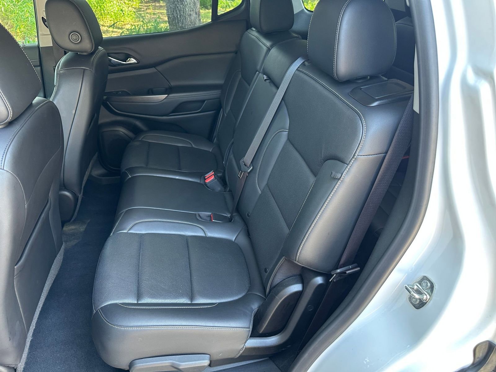 Thumbnail: 2023 GMC Acadia - 31