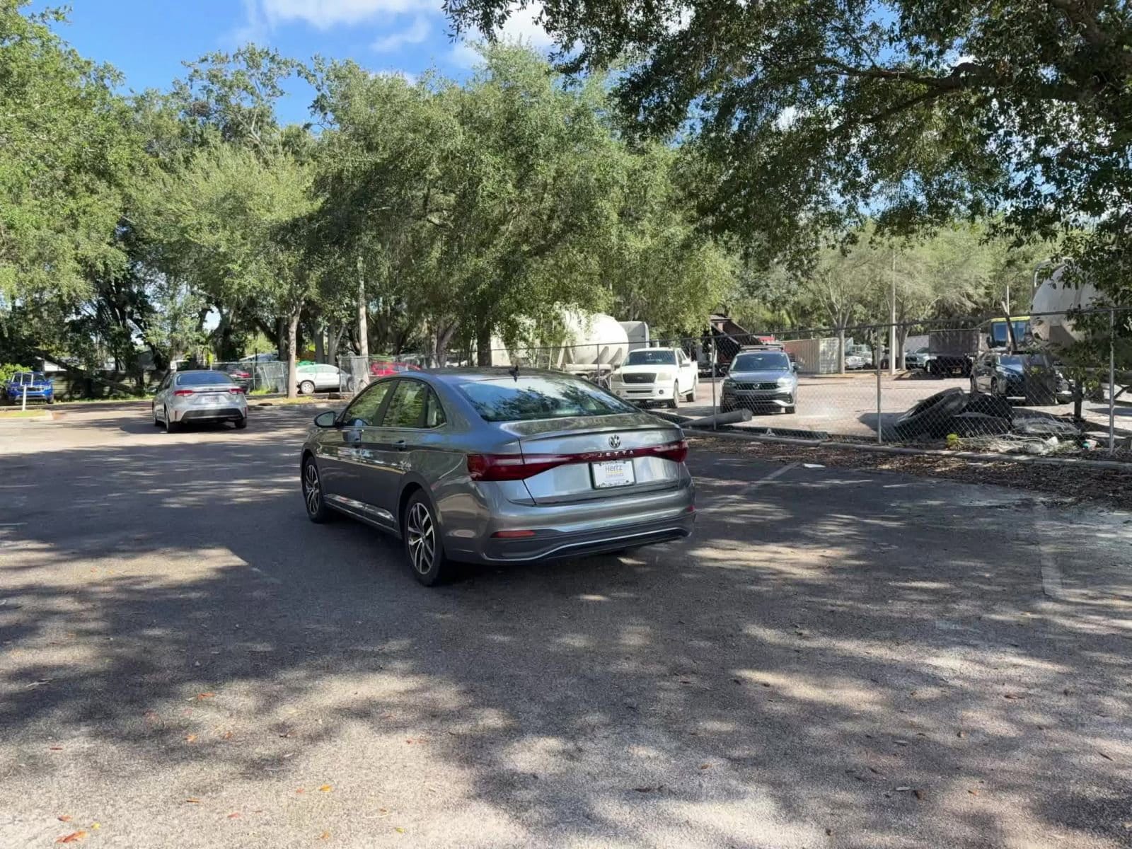 Thumbnail: 2025 Volkswagen Jetta - 16