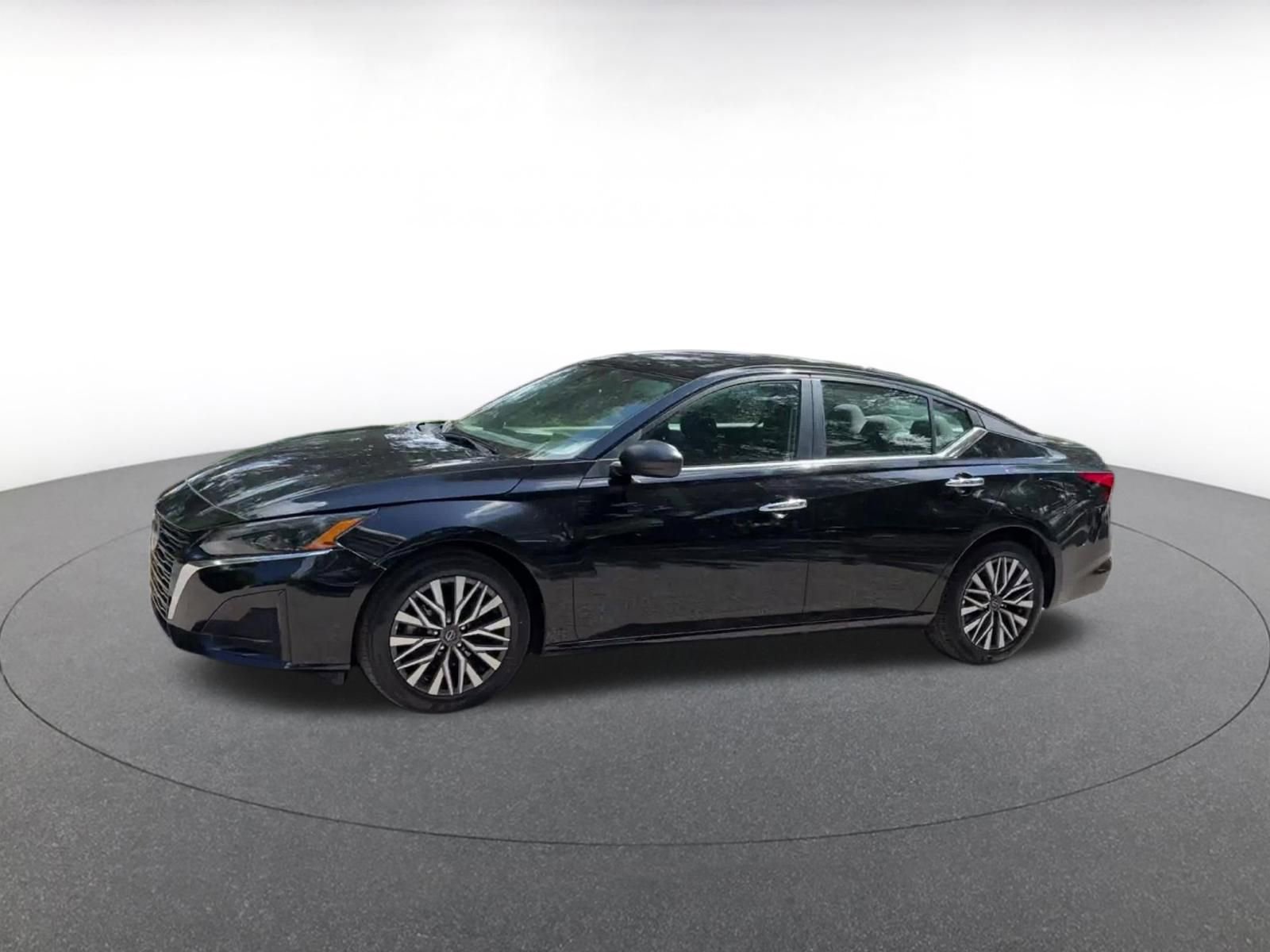 Thumbnail: 2025 Nissan Altima - 11