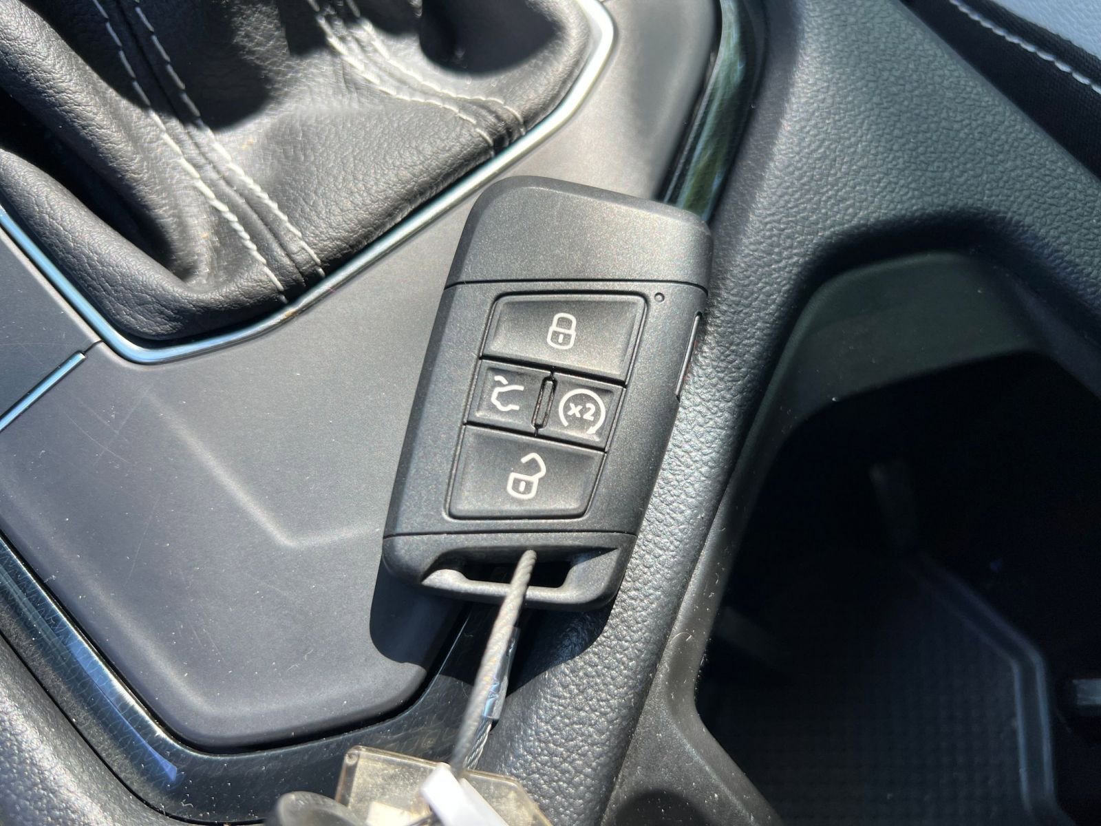 Thumbnail: 2025 Volkswagen Taos - 25