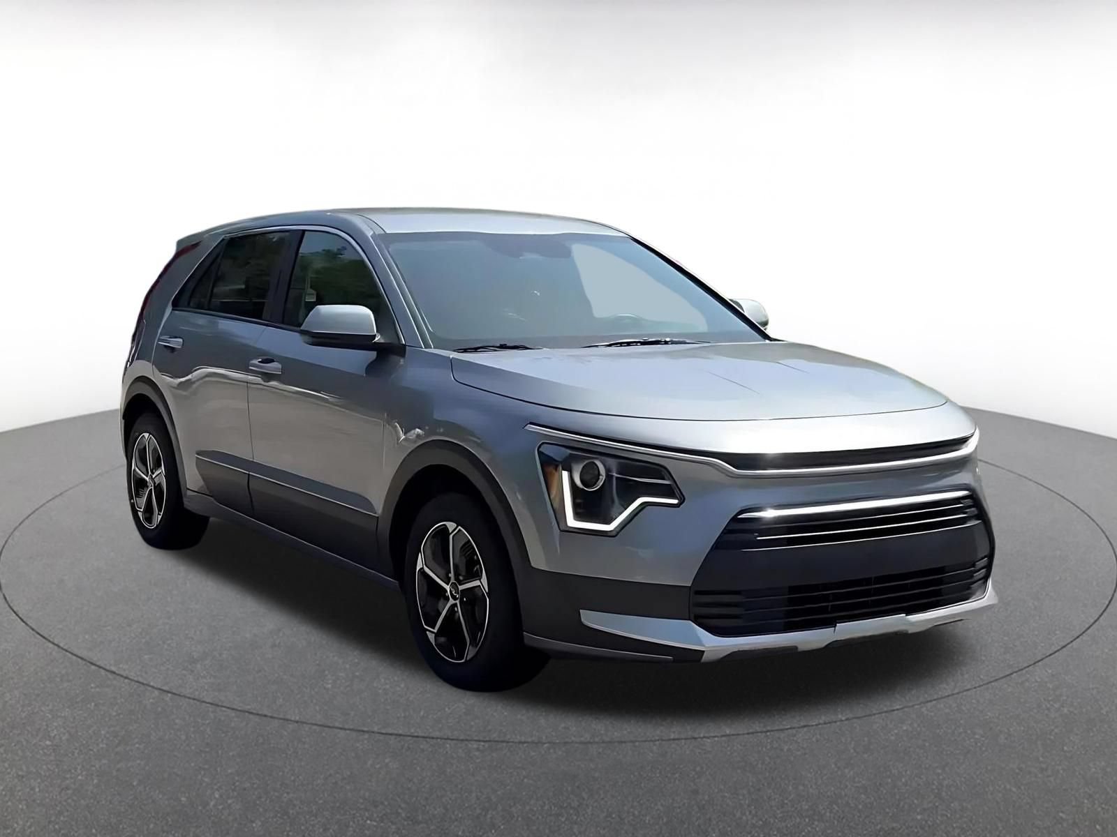 Thumbnail: 2026 Kia Niro - 3