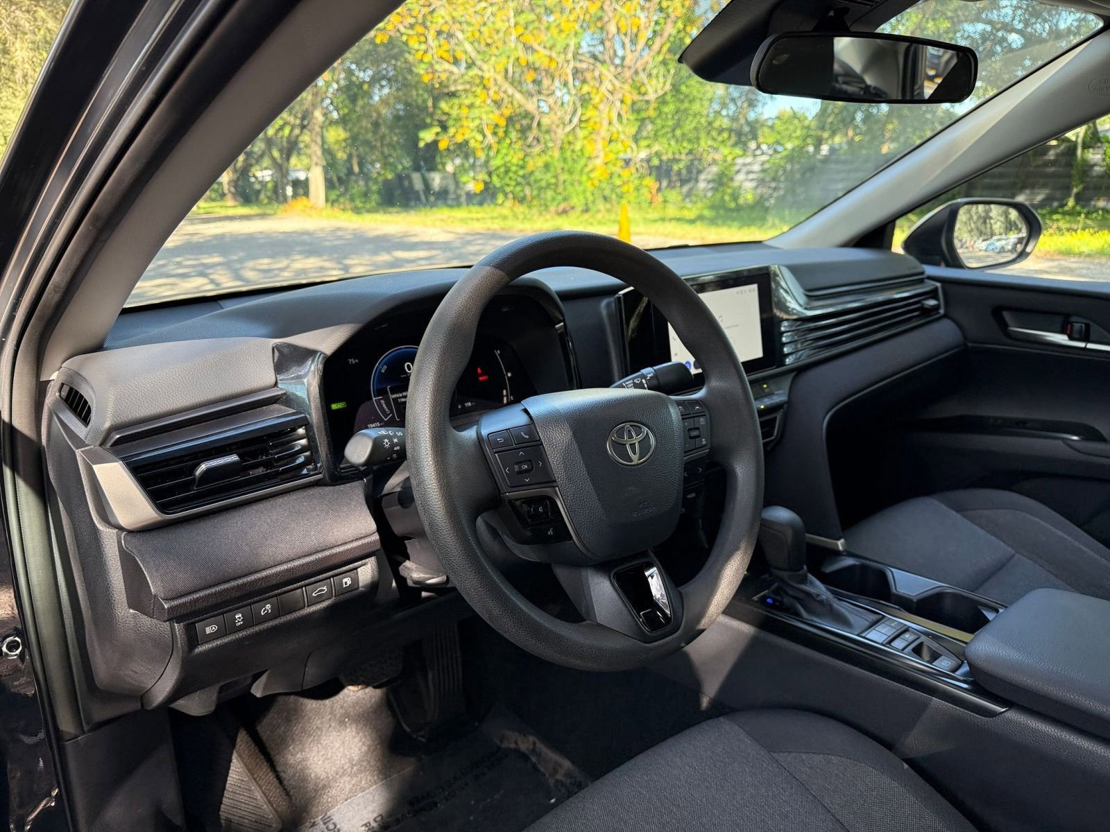 Thumbnail: 2025 Toyota Camry - 28