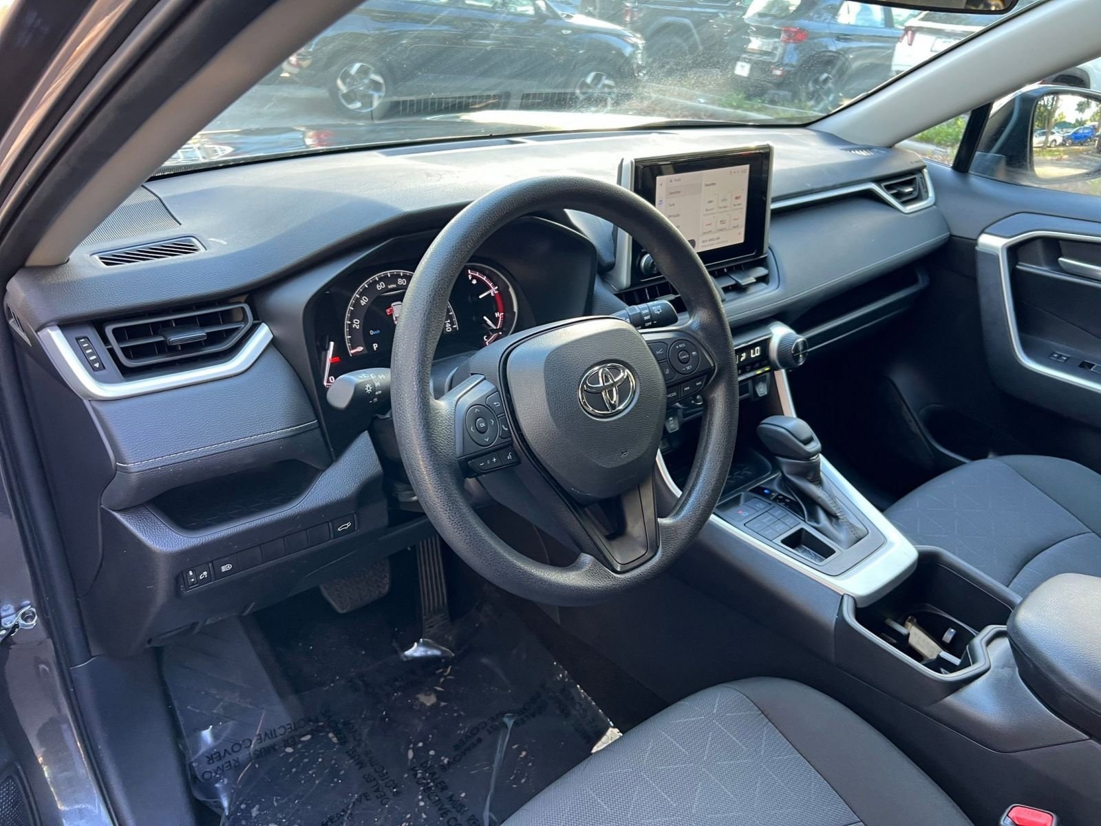 Thumbnail: 2025 Toyota RAV4 - 28