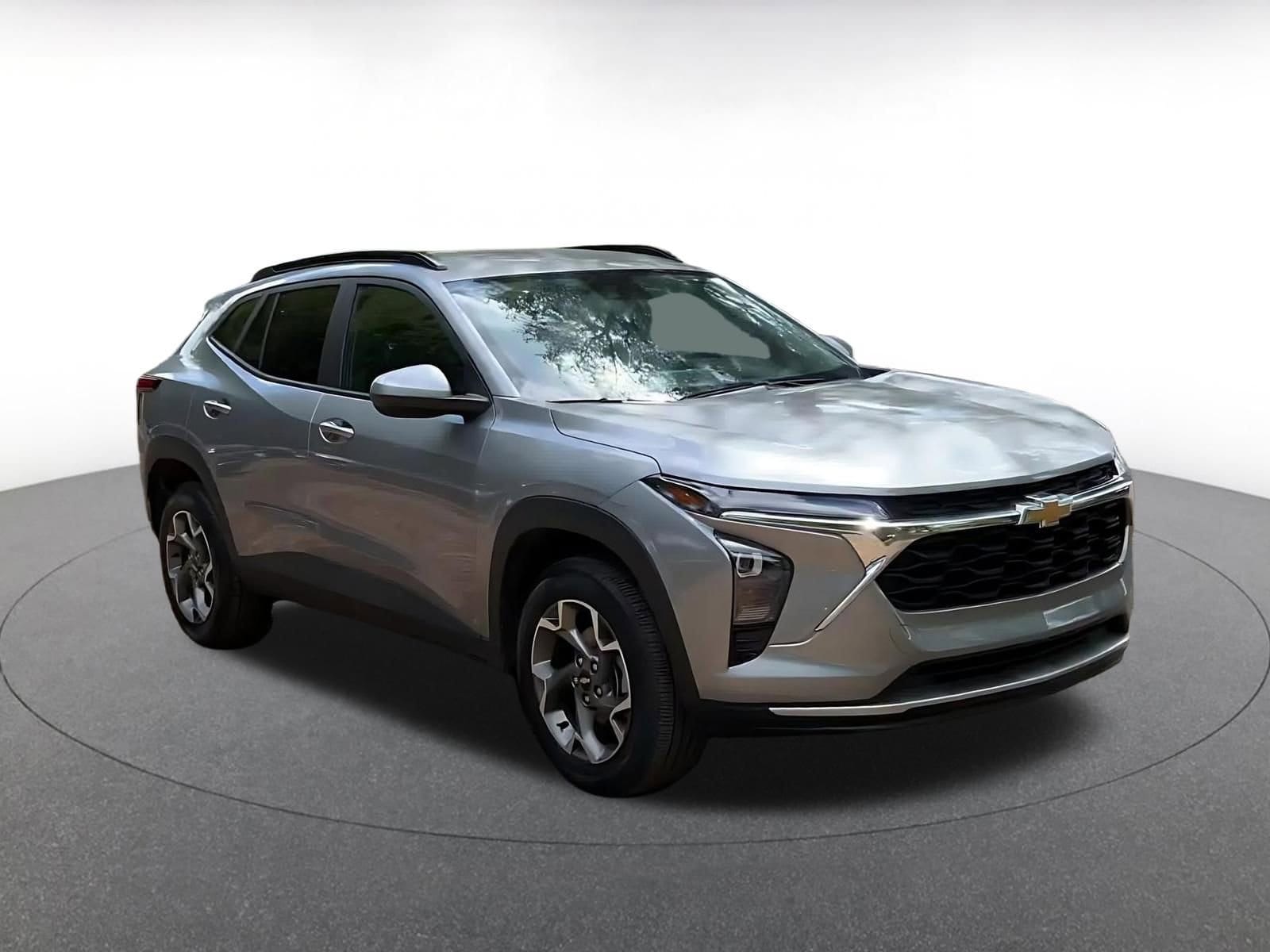 Thumbnail: 2025 Chevrolet Trax - 3