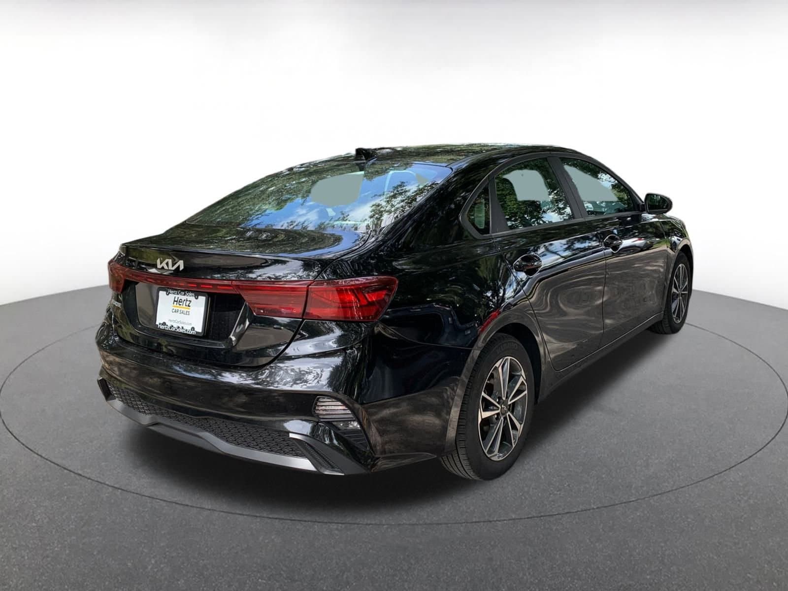 Thumbnail: 2024 Kia Forte - 7
