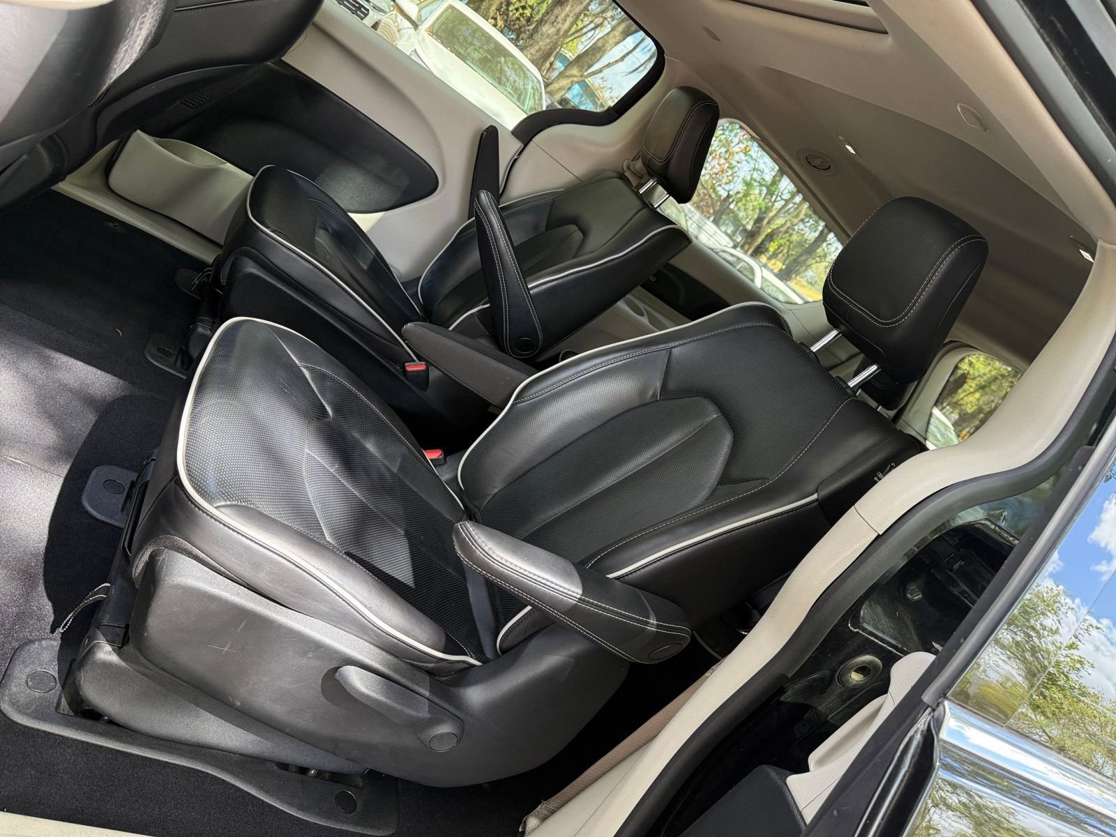 Thumbnail: 2023 Chrysler Pacifica - 23