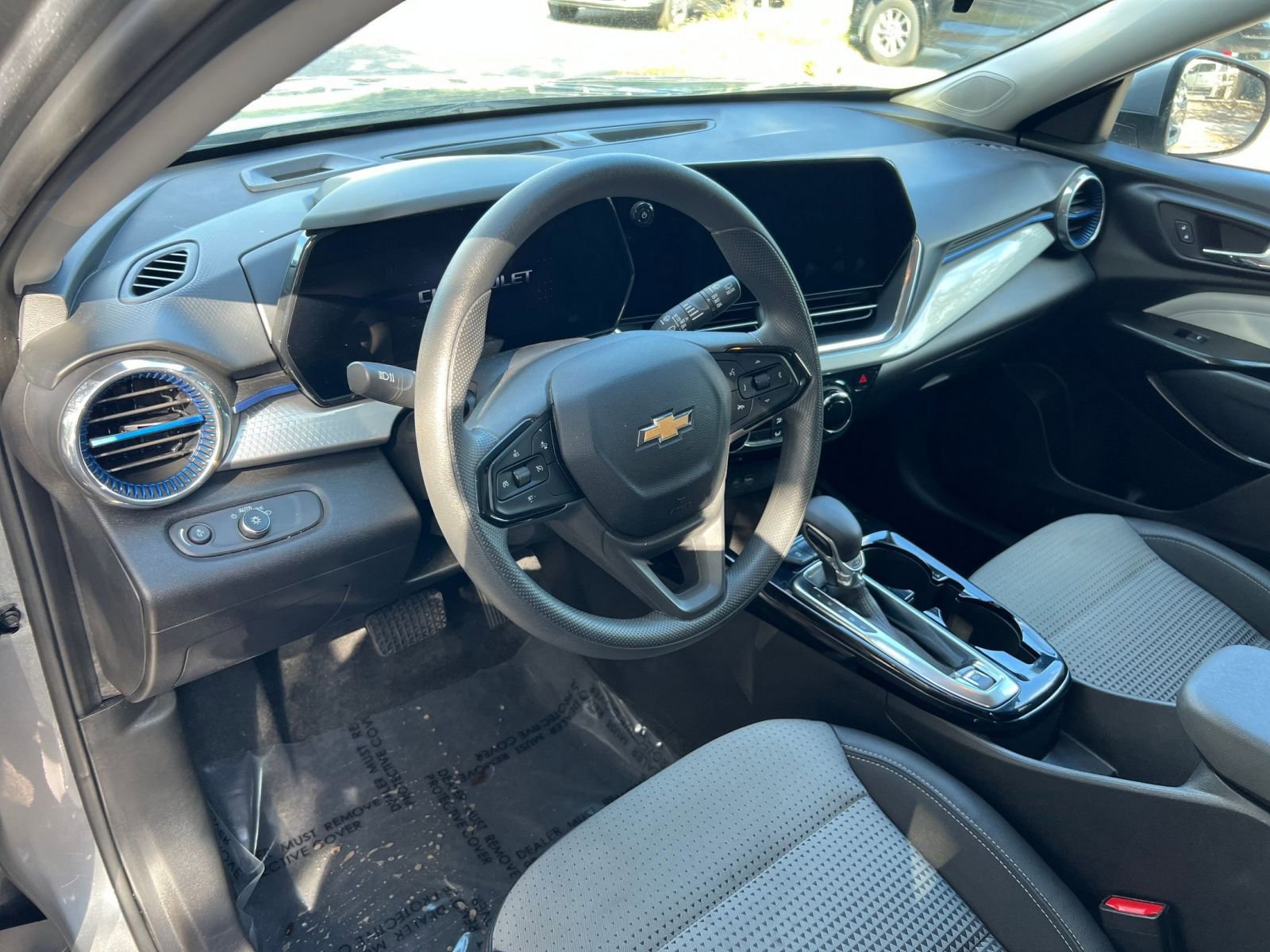 Thumbnail: 2025 Chevrolet Trax - 28