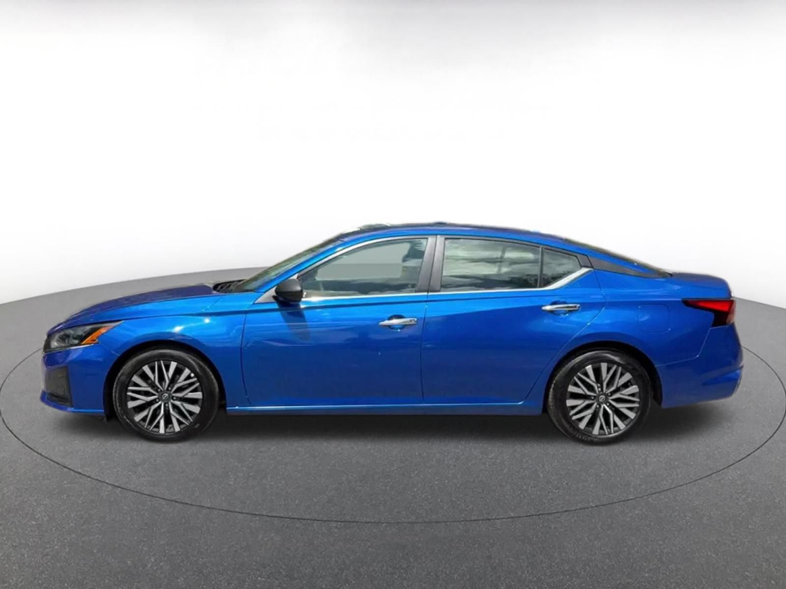 Thumbnail: 2025 Nissan Altima - 8