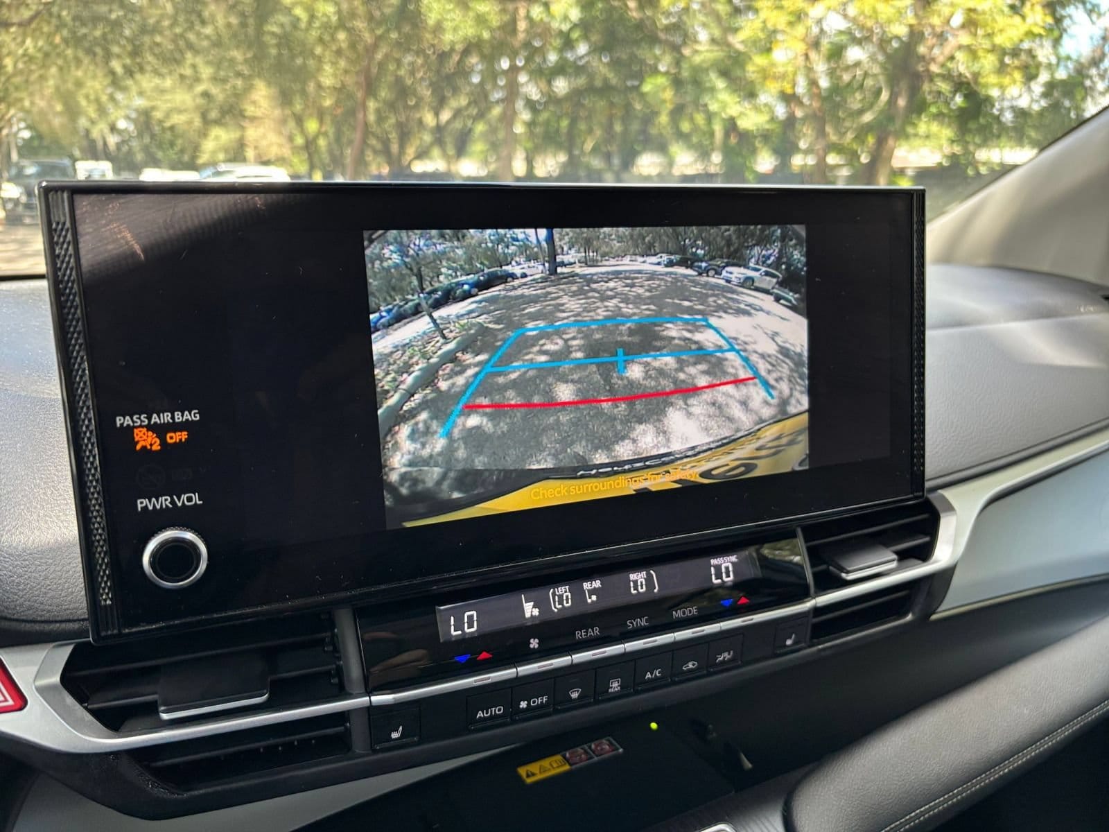 Thumbnail: 2025 Toyota Sienna - 27