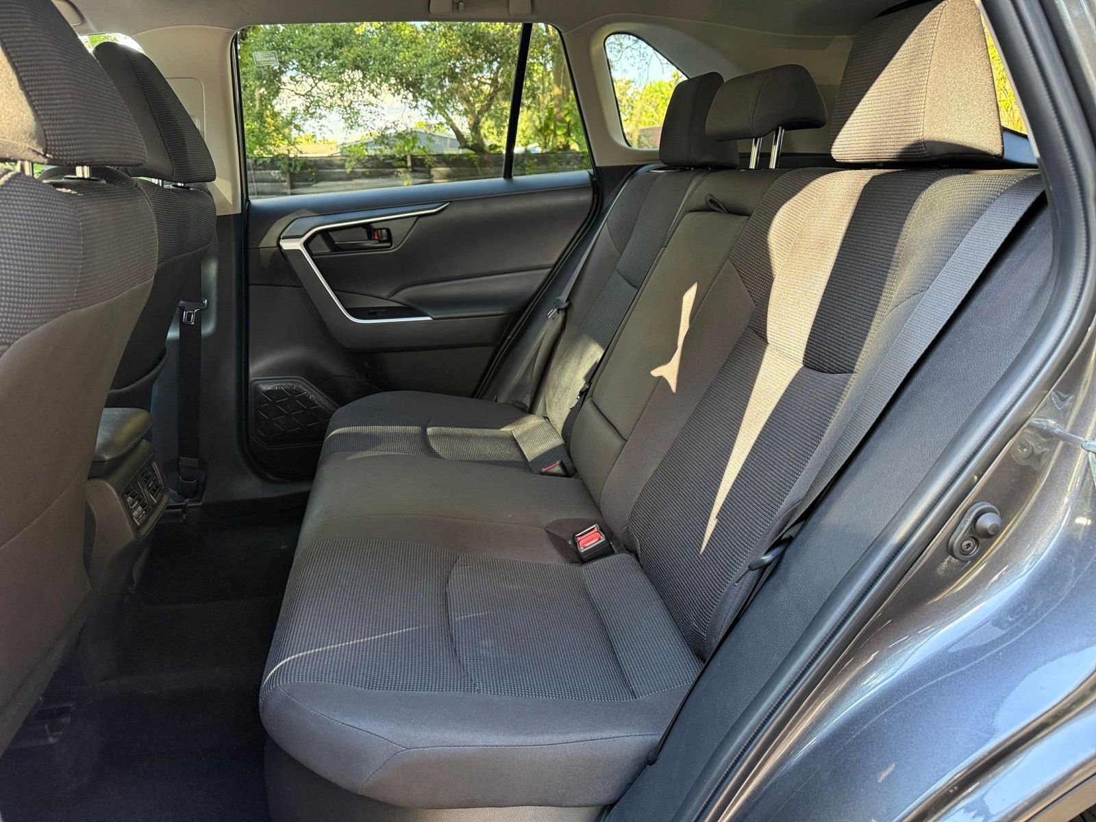 Thumbnail: 2025 Toyota RAV4 - 33