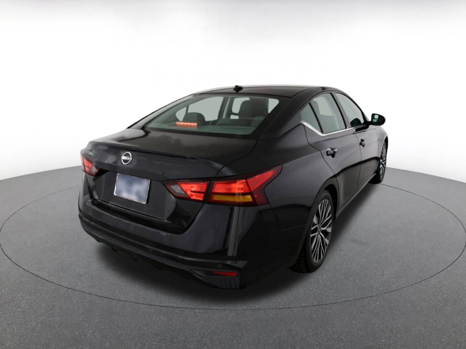 Thumbnail: 2025 Nissan Altima - 9