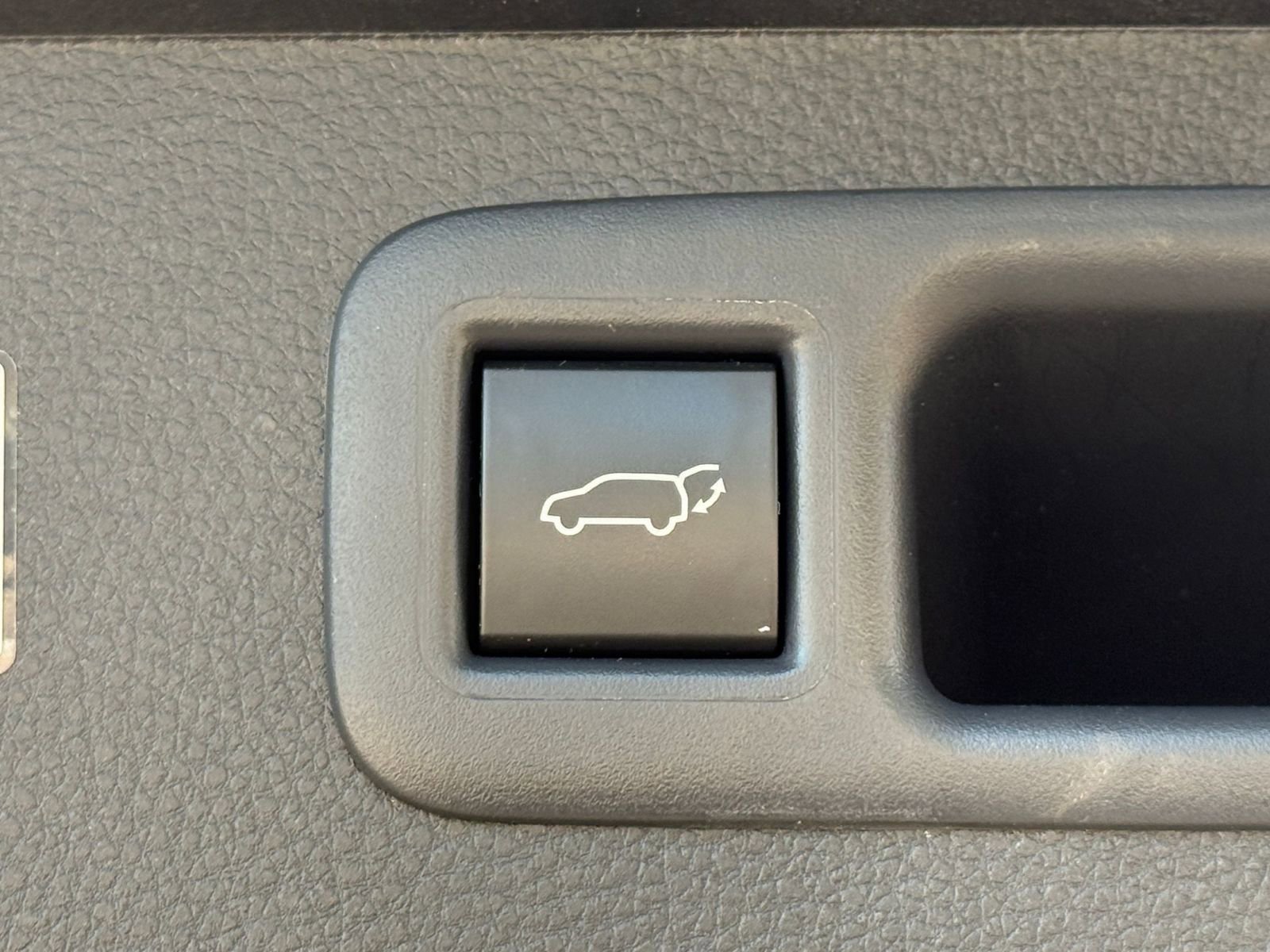 Thumbnail: 2025 Toyota Highlander - 20