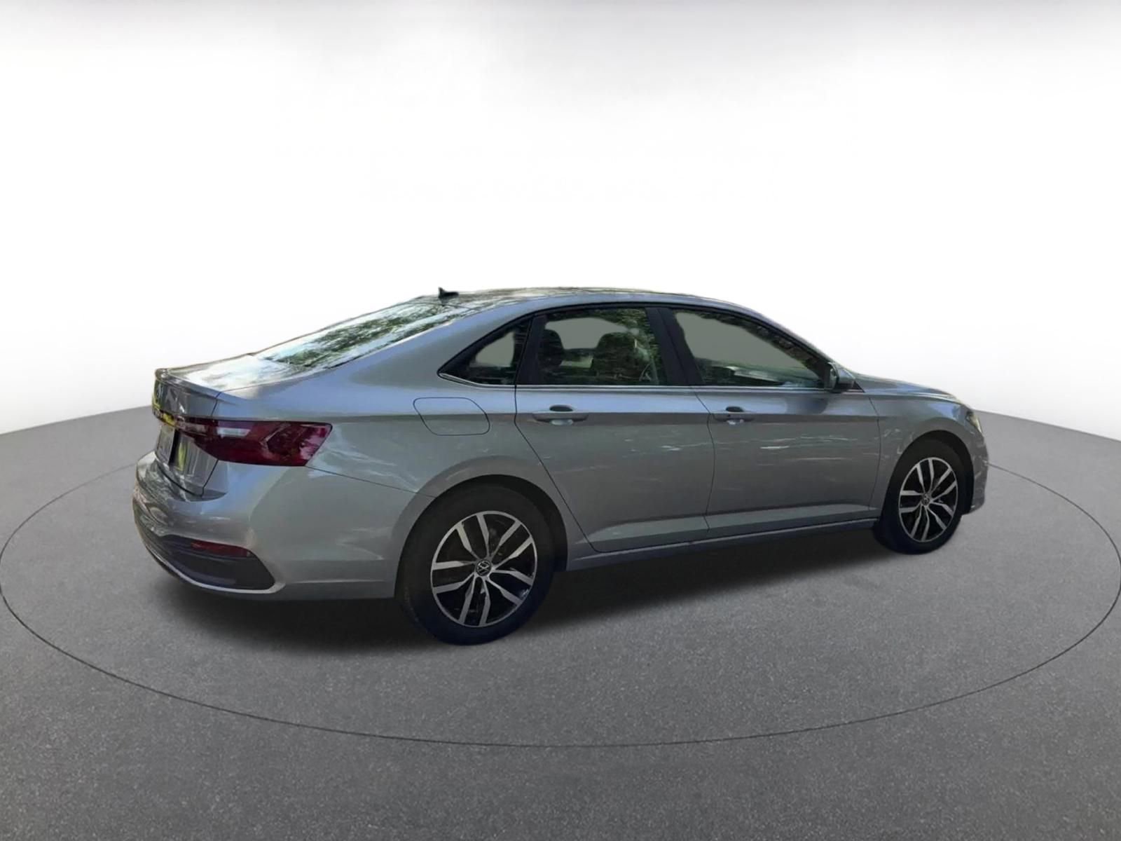 Thumbnail: 2025 Volkswagen Jetta - 14