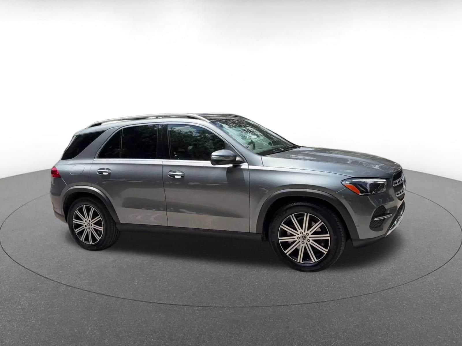 Thumbnail: 2026 Mercedes-Benz GLE - 2