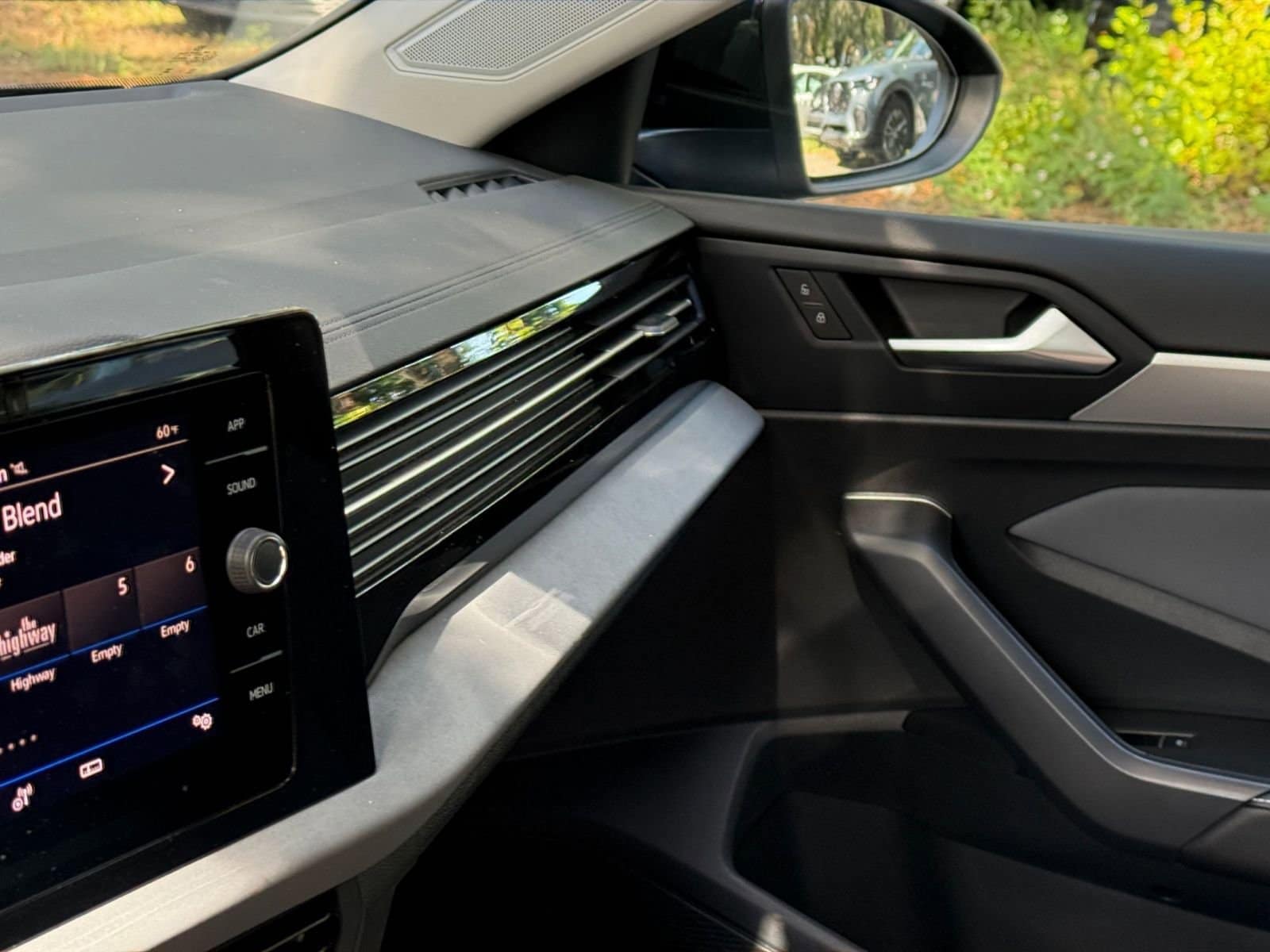 Thumbnail: 2025 Volkswagen Jetta - 29