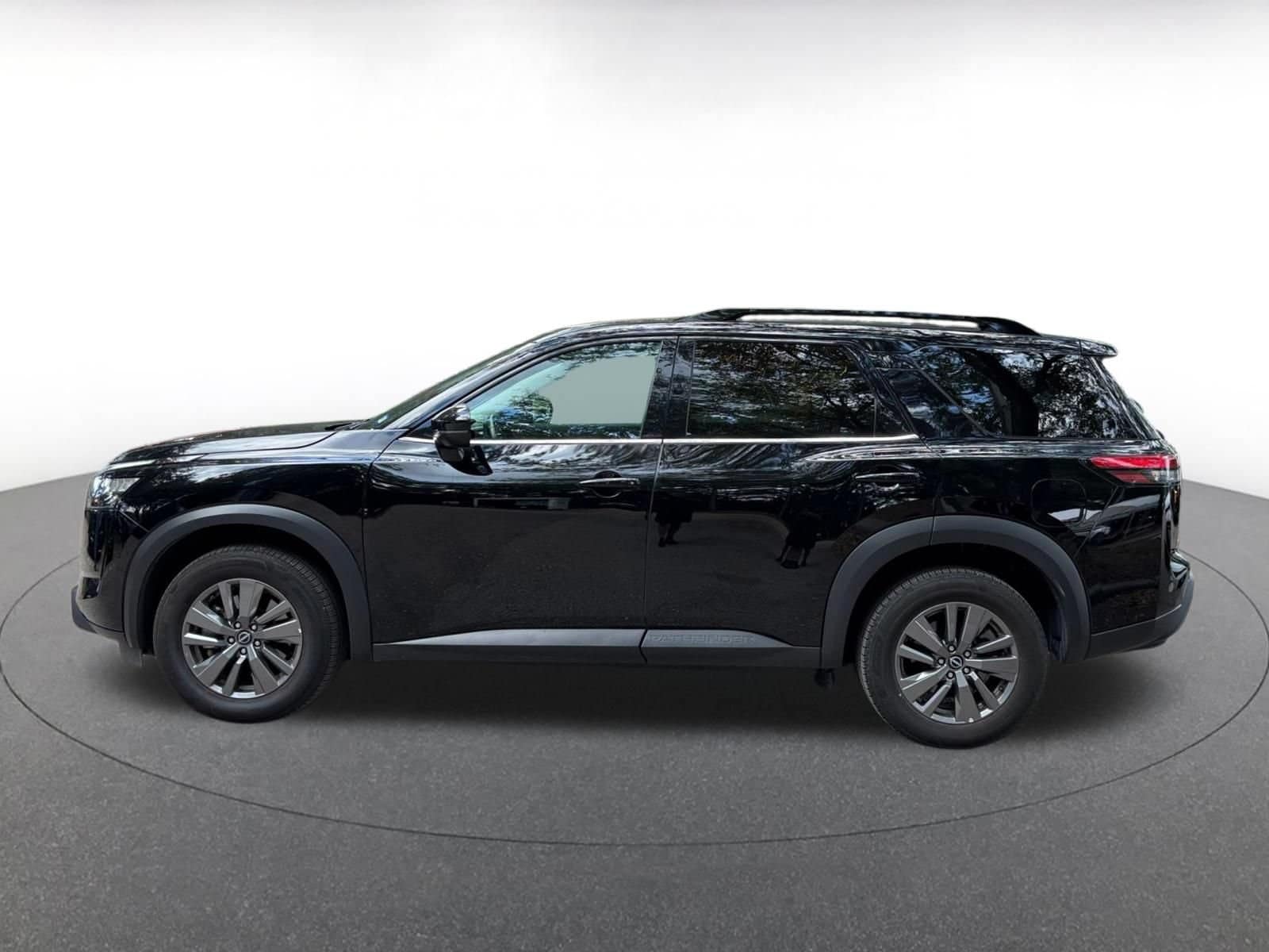 Thumbnail: 2025 Nissan Pathfinder - 8