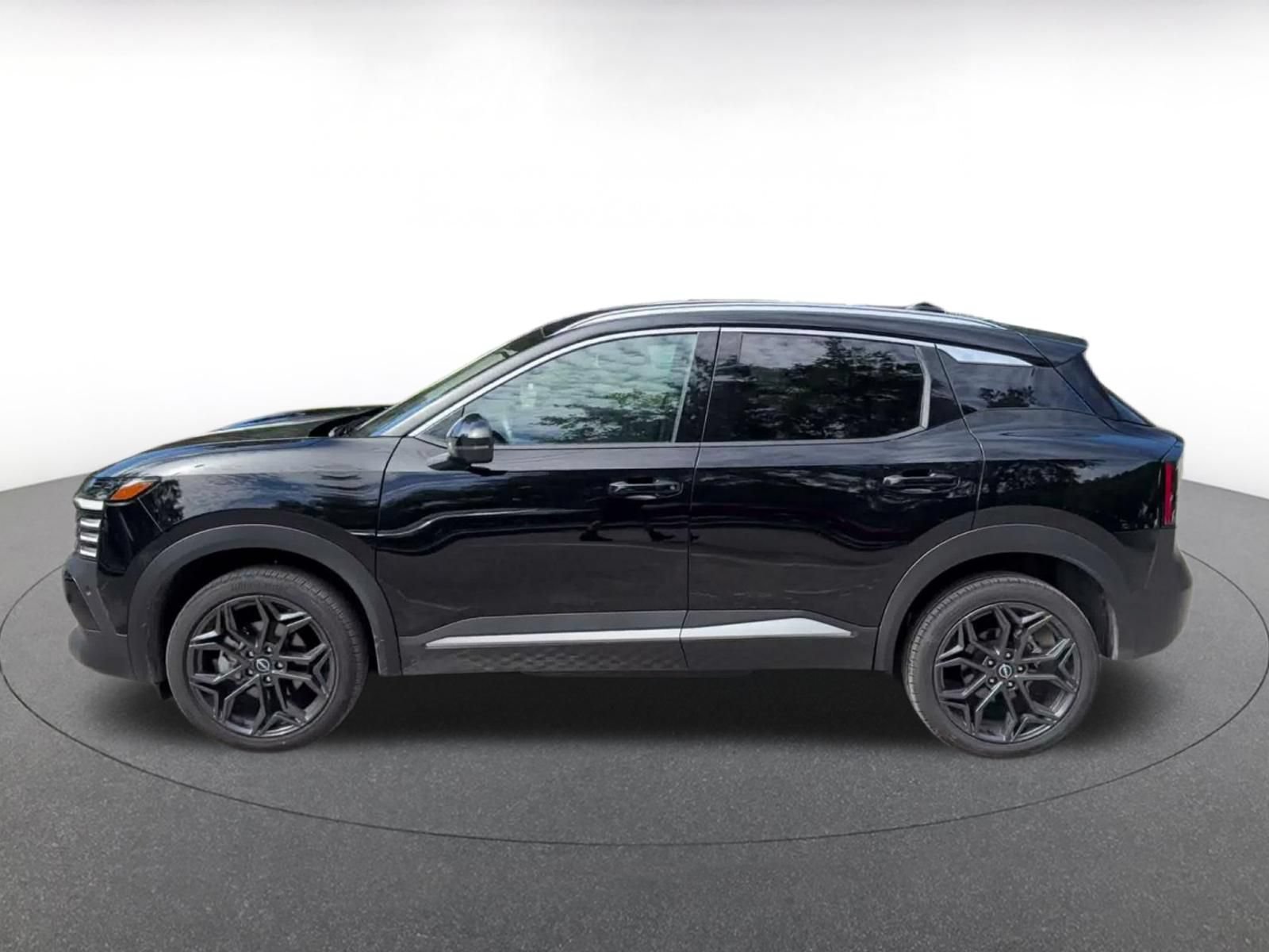 Thumbnail: 2026 Nissan Kicks - 8