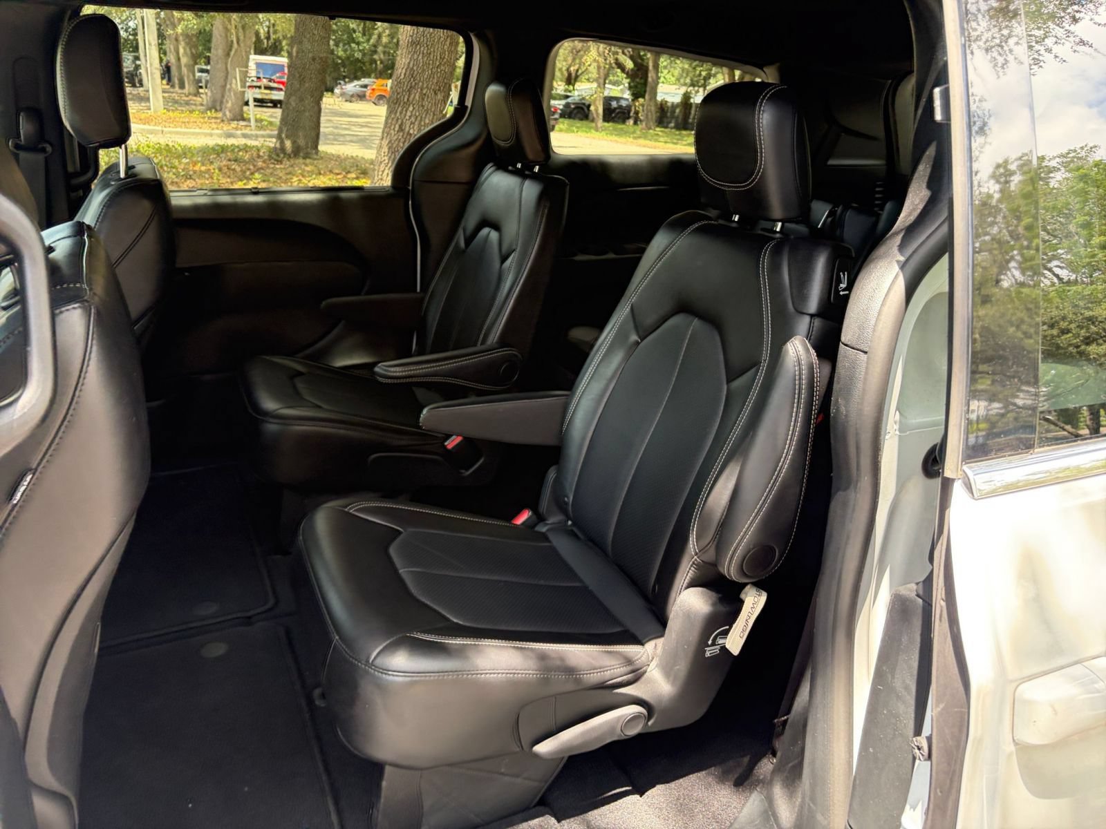 Thumbnail: 2025 Chrysler Pacifica - 35