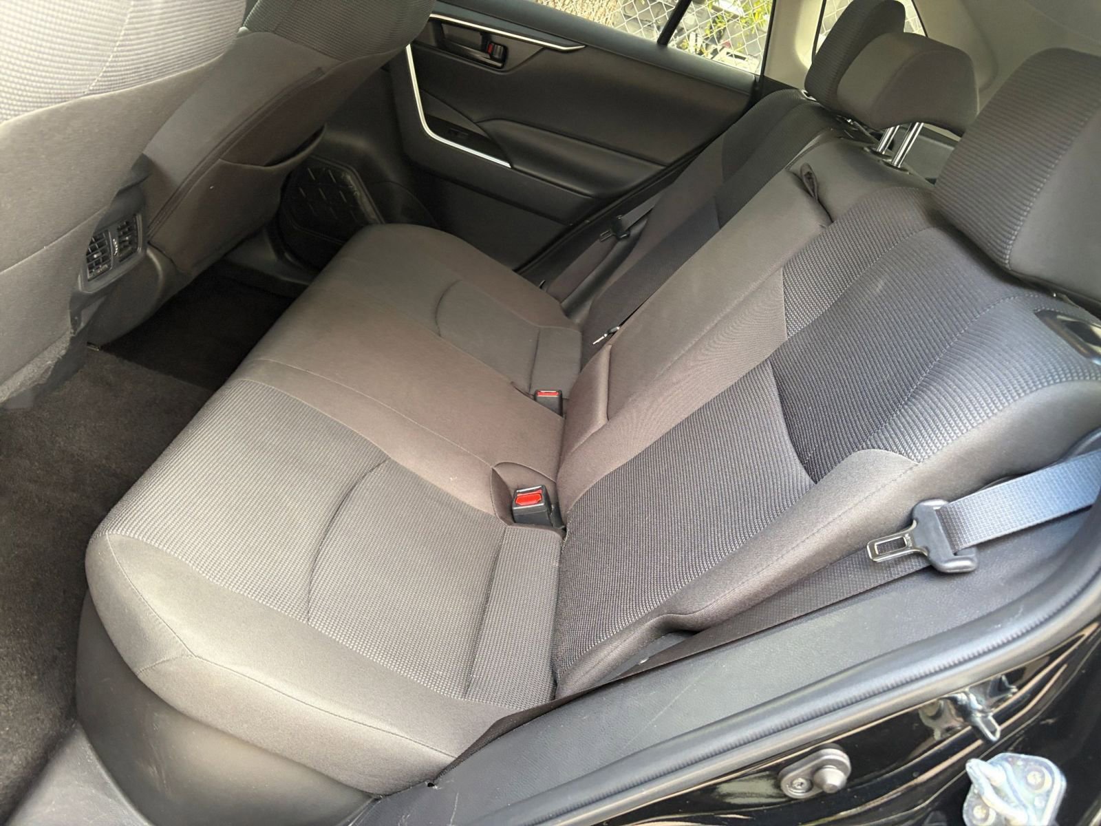 Thumbnail: 2025 Toyota RAV4 - 33