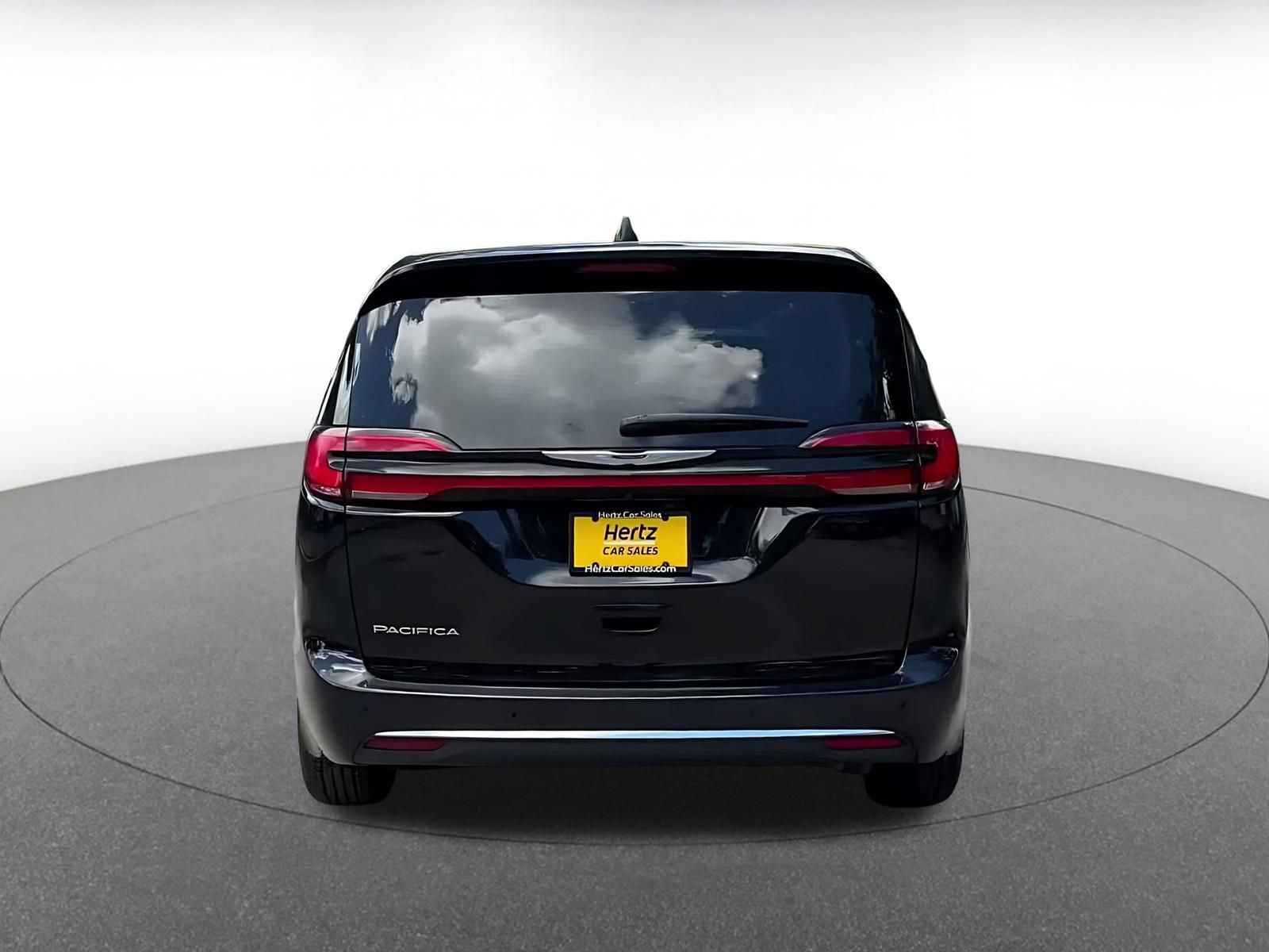 Thumbnail: 2024 Chrysler Pacifica - 12