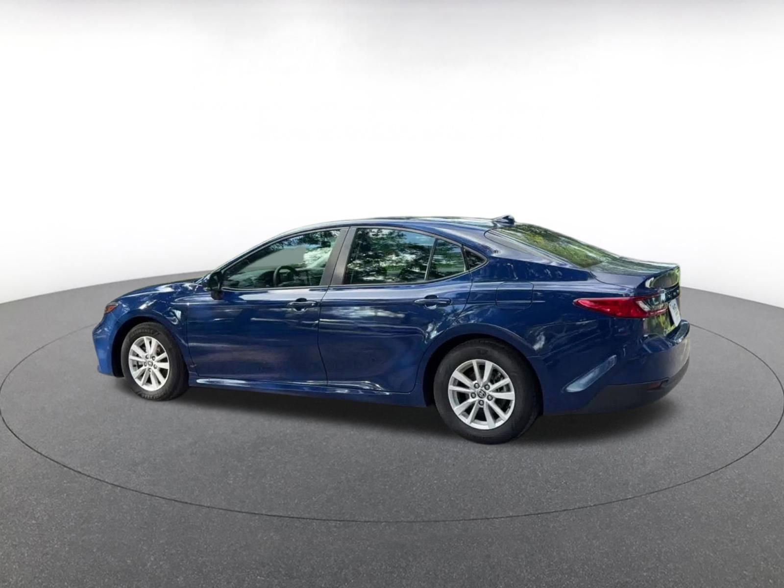 Thumbnail: 2025 Toyota Camry - 10