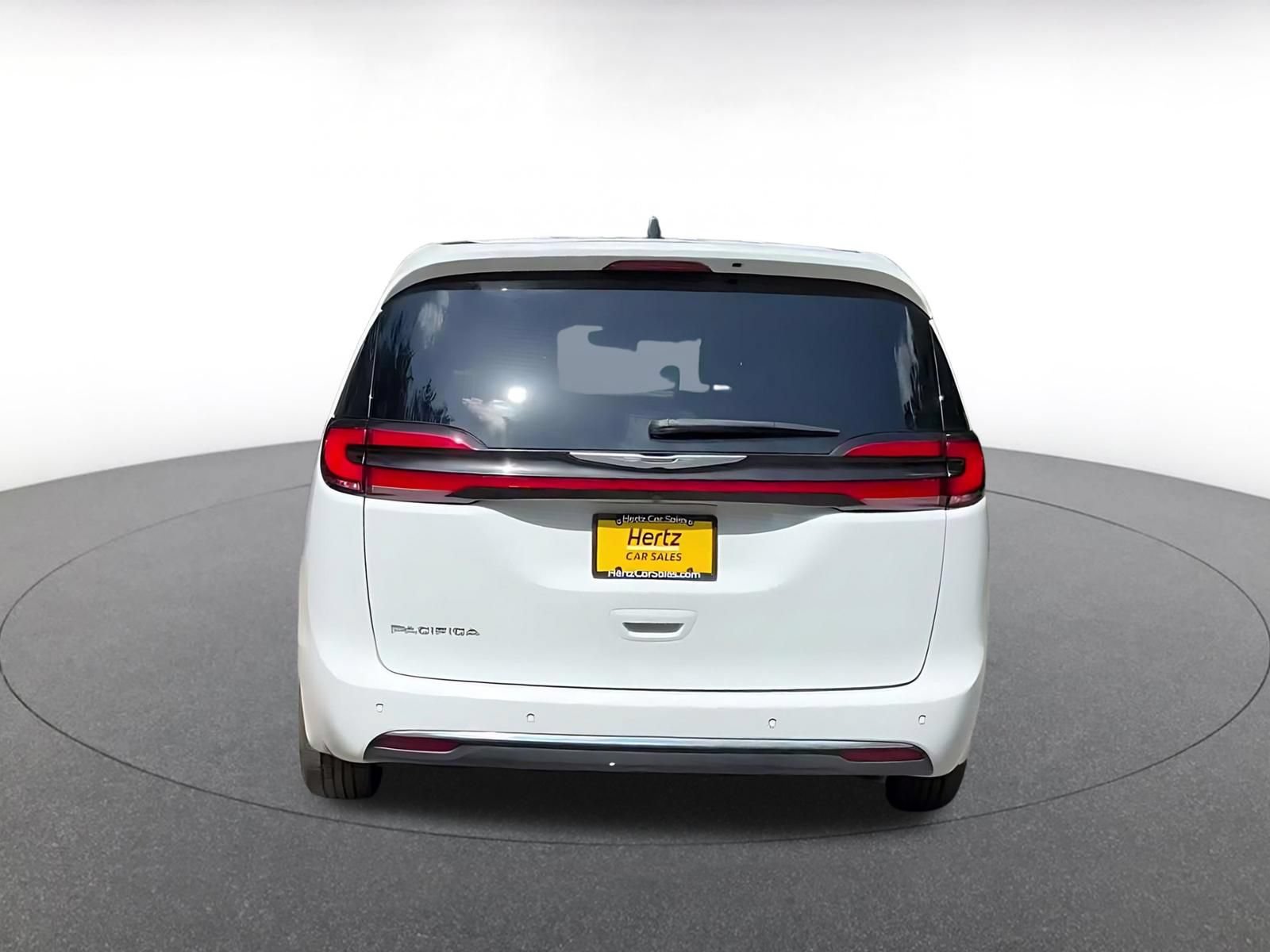 Thumbnail: 2025 Chrysler Pacifica - 12