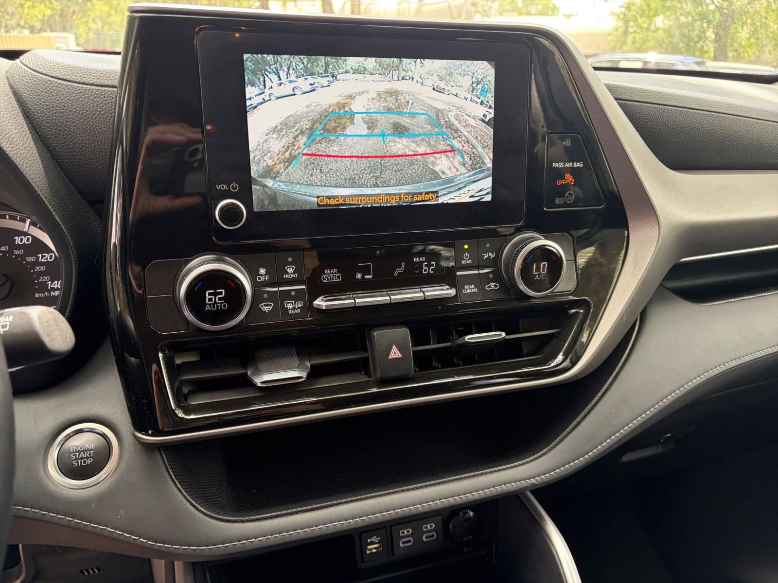 Thumbnail: 2025 Toyota Highlander - 17