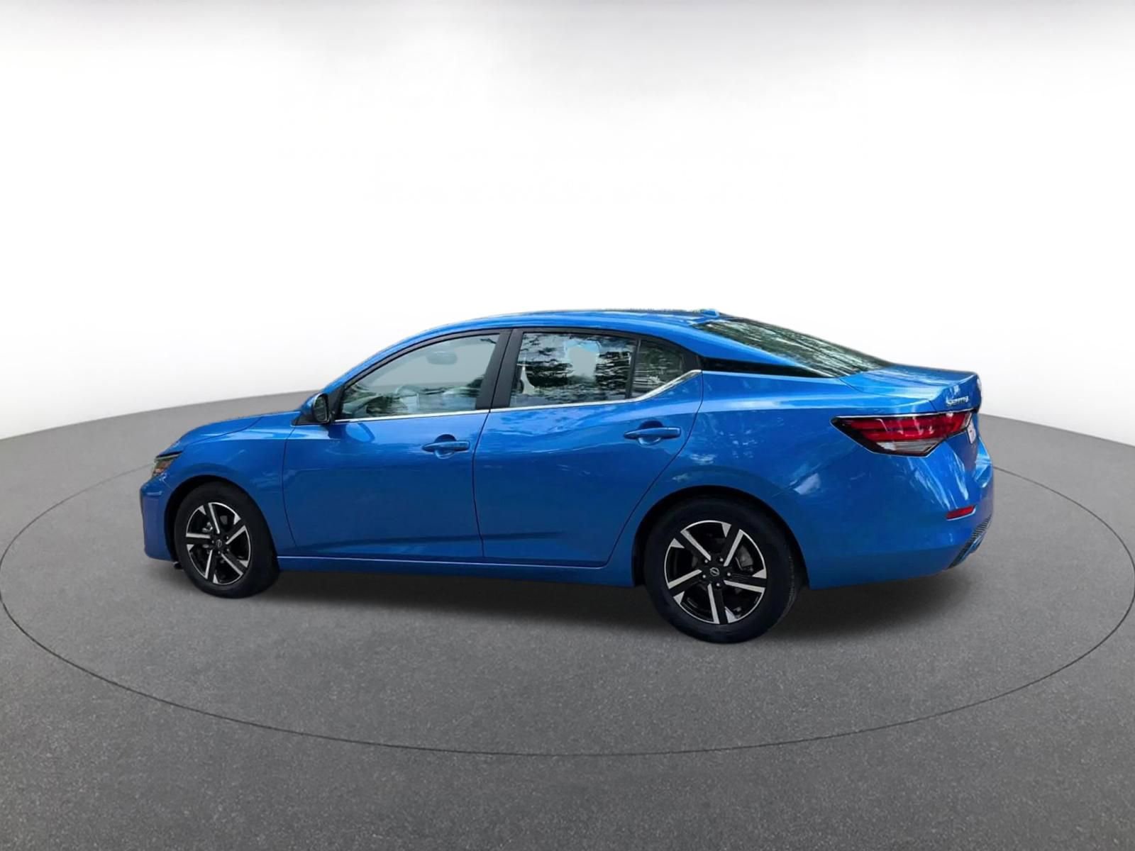 Thumbnail: 2025 Nissan Sentra - 10