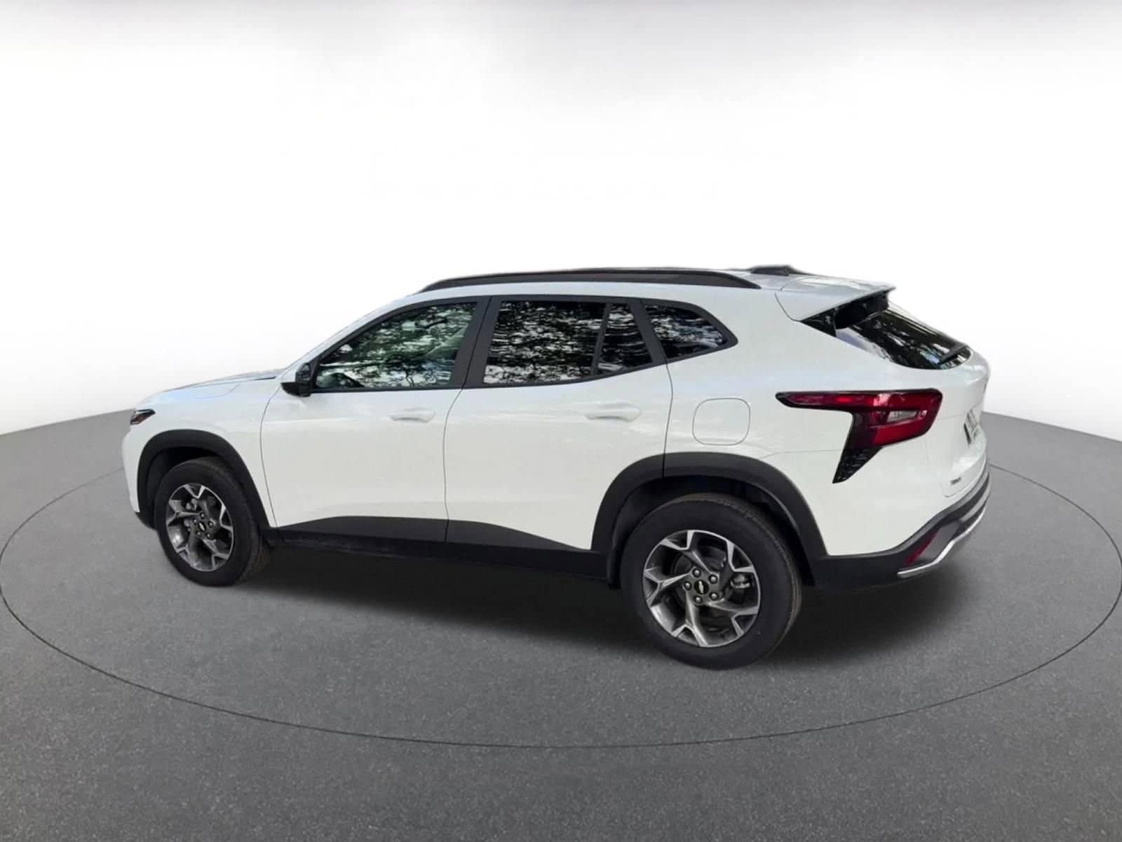 Thumbnail: 2025 Chevrolet Trax - 10