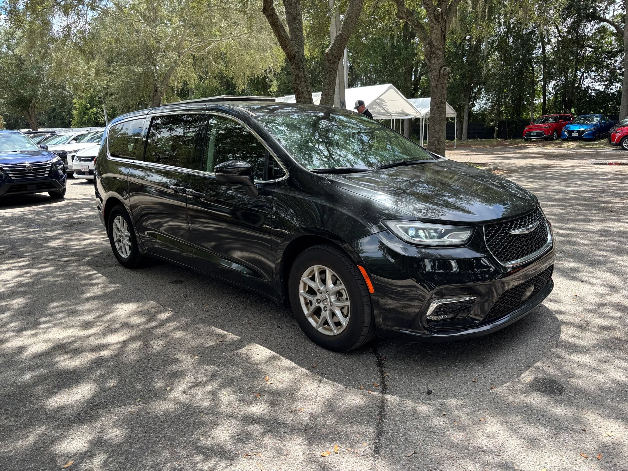 Thumbnail: 2023 Chrysler Pacifica - 12