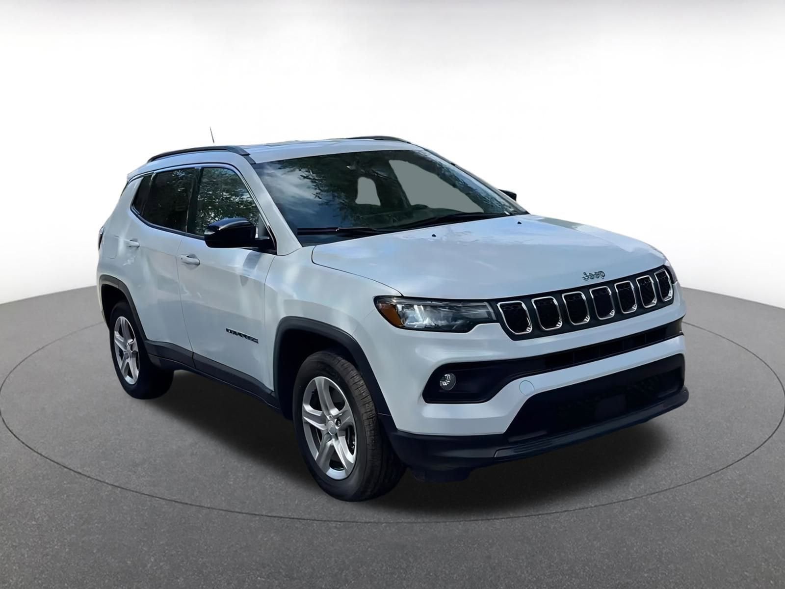 Thumbnail: 2023 Jeep Compass - 3