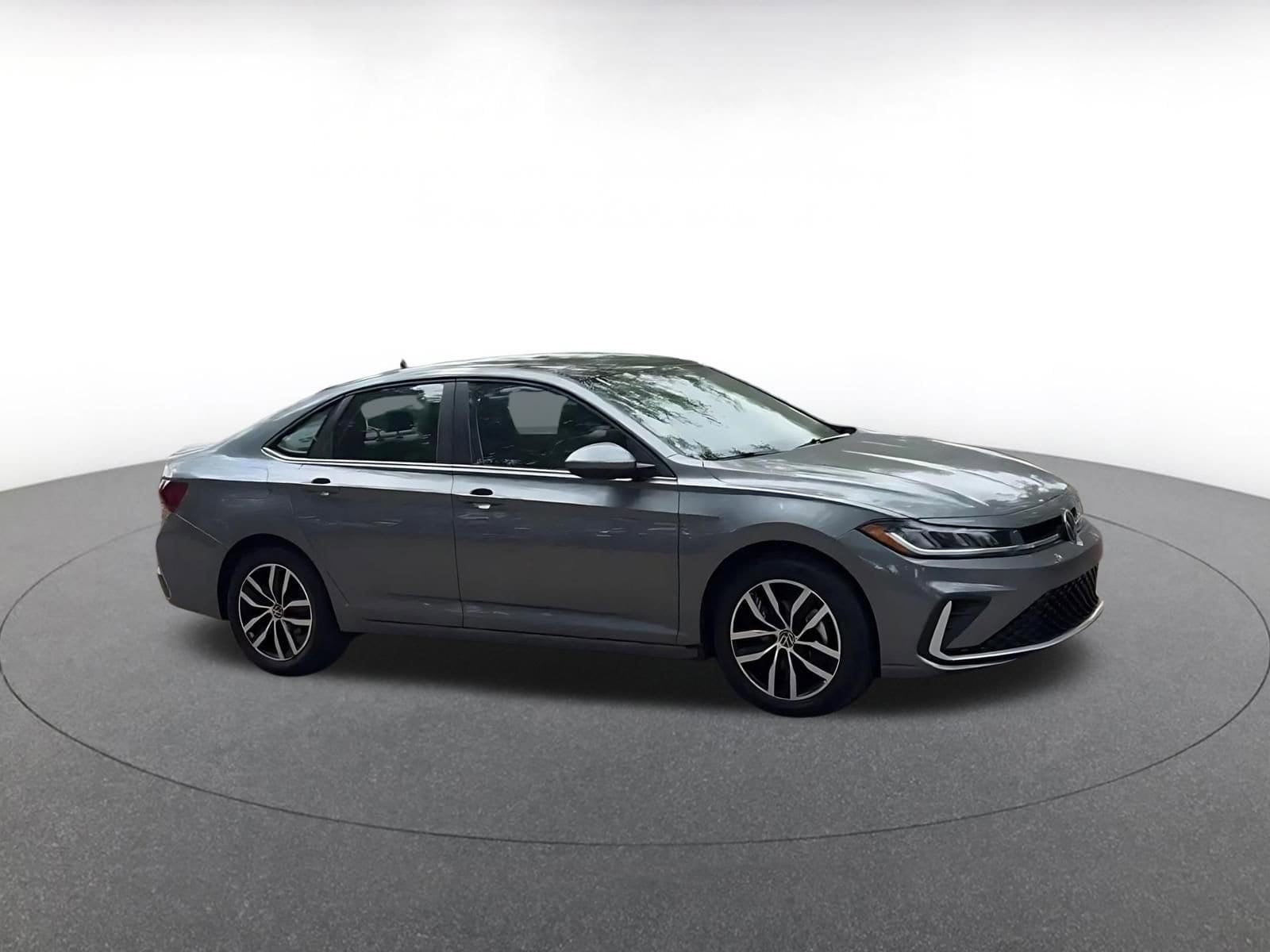 Thumbnail: 2025 Volkswagen Jetta - 2