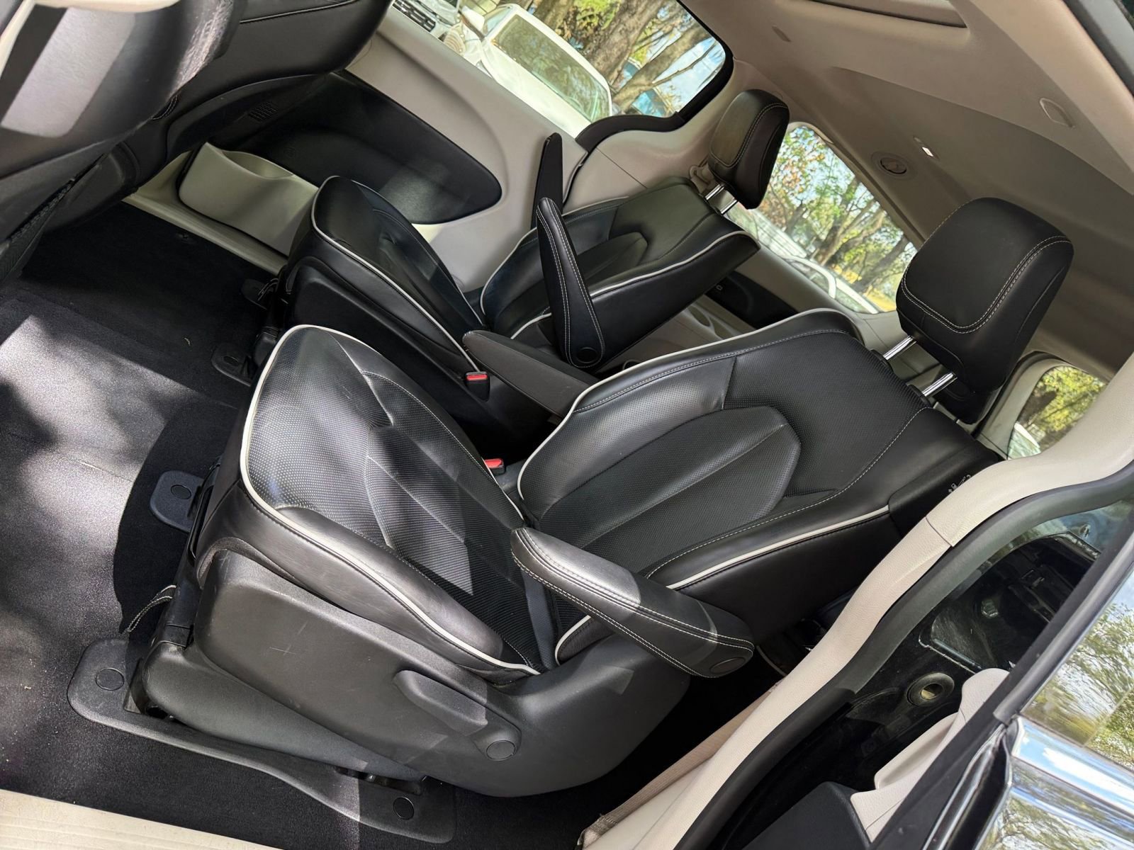 Thumbnail: 2023 Chrysler Pacifica - 35