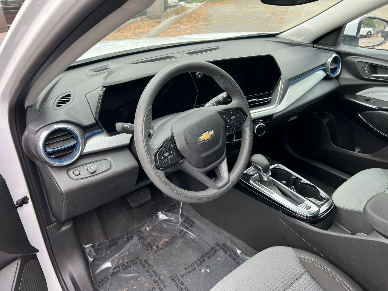 Thumbnail: 2025 Chevrolet Trax - 31