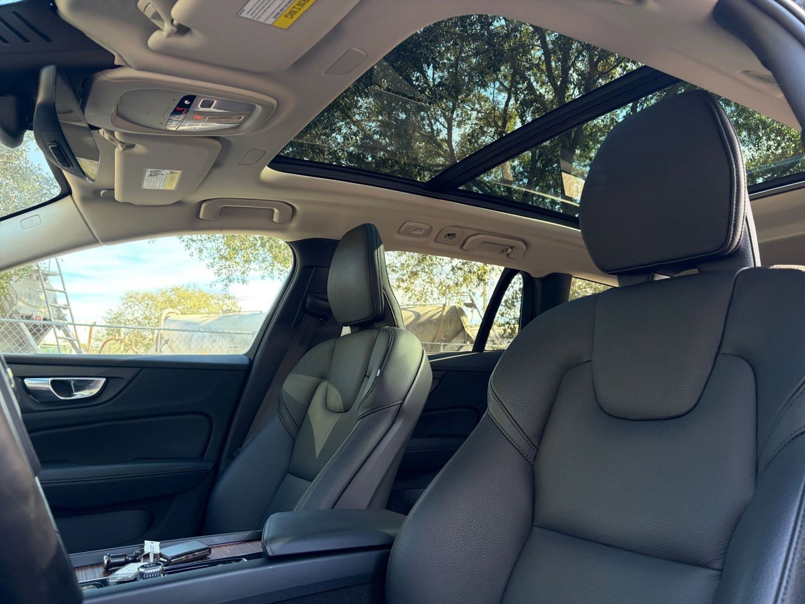 Thumbnail: 2025 Volvo S60 - 23