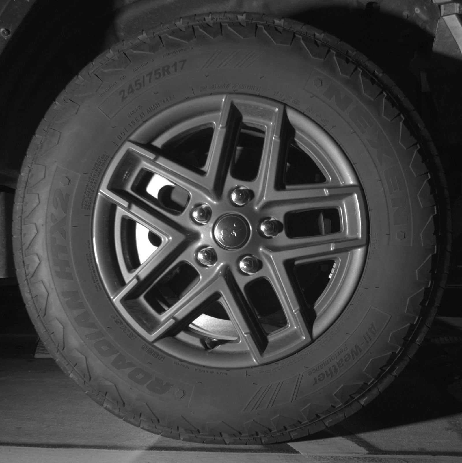 Thumbnail: 2025 Jeep Wrangler - 16