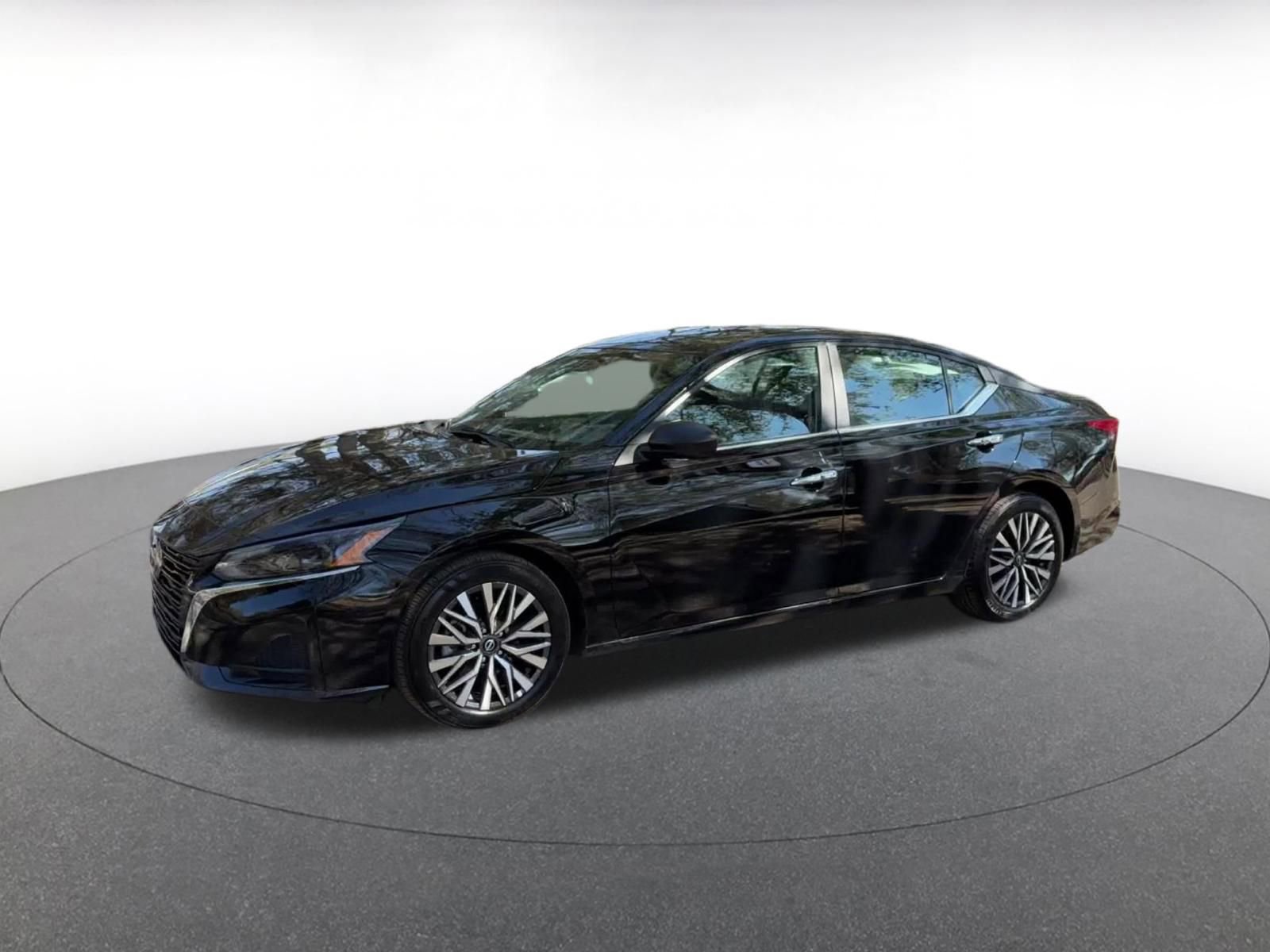 Thumbnail: 2025 Nissan Altima - 8