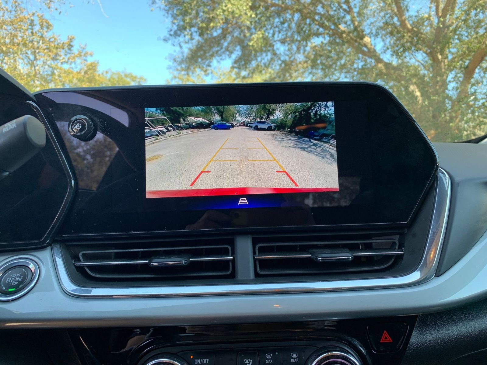 Thumbnail: 2025 Chevrolet Trax - 21