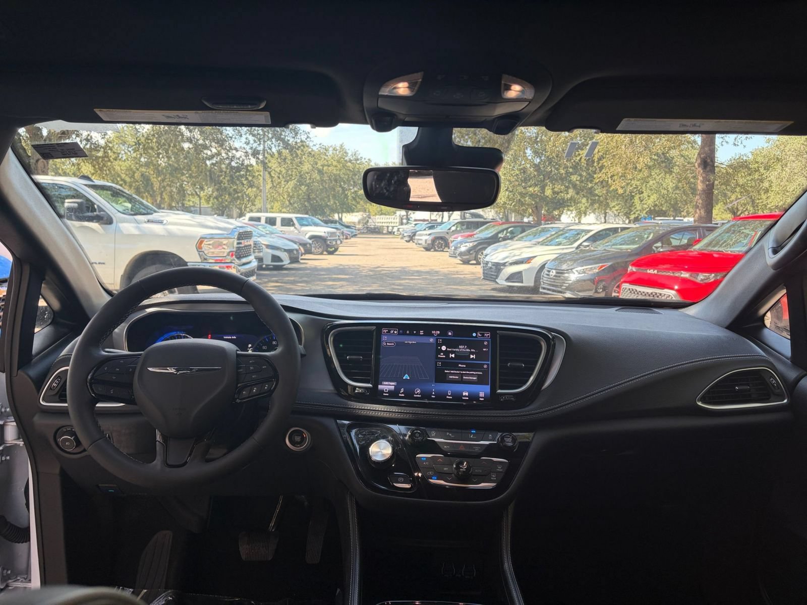 Thumbnail: 2025 Chrysler Pacifica - 33