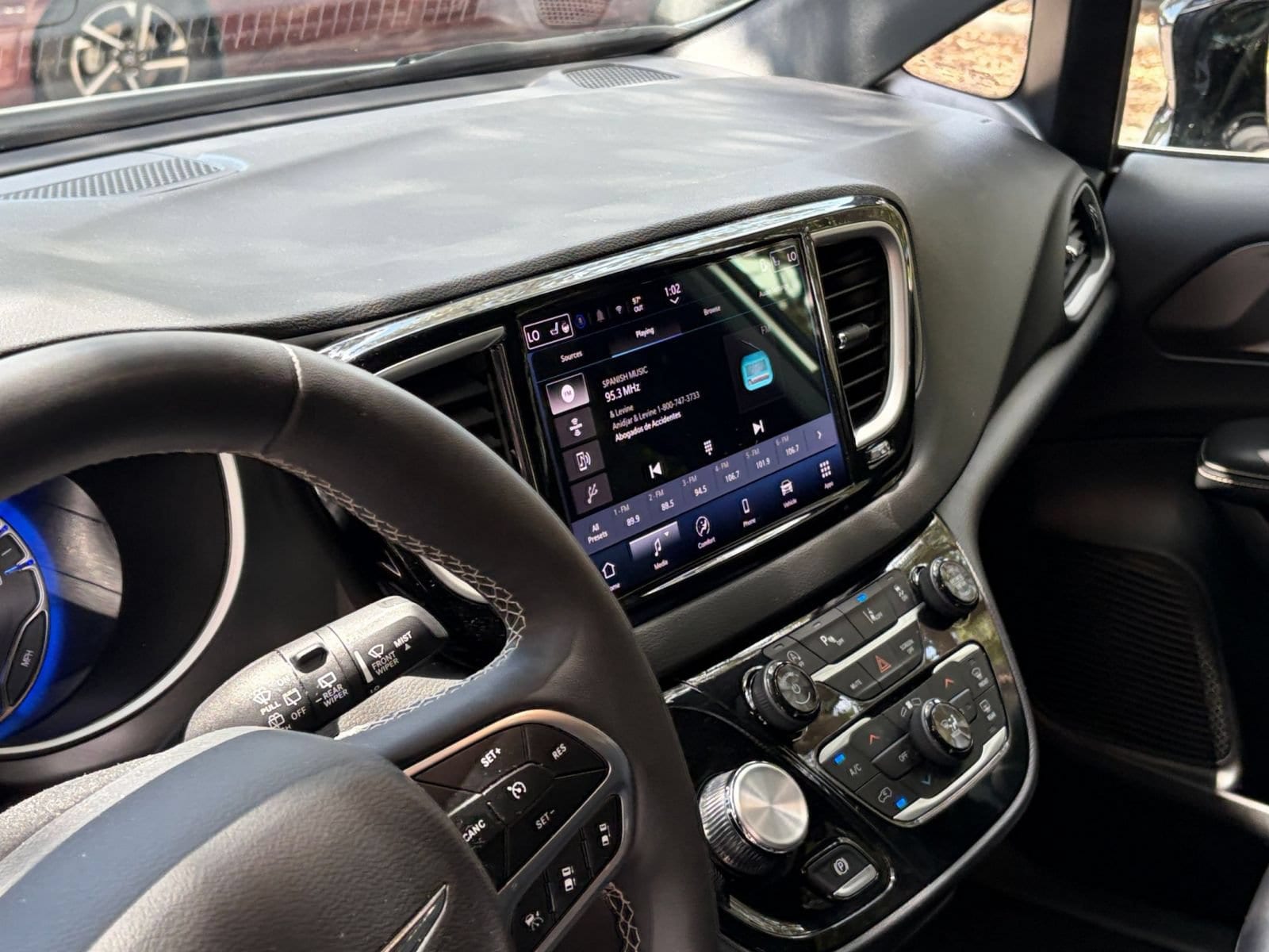 Thumbnail: 2025 Chrysler Pacifica - 33