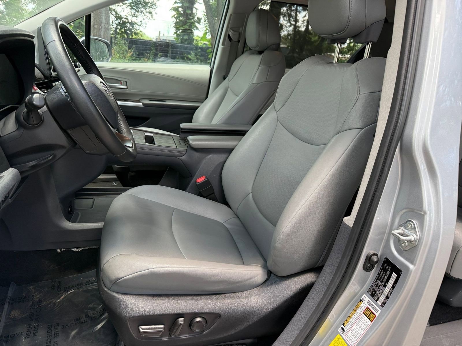 Thumbnail: 2023 Toyota Sienna - 30
