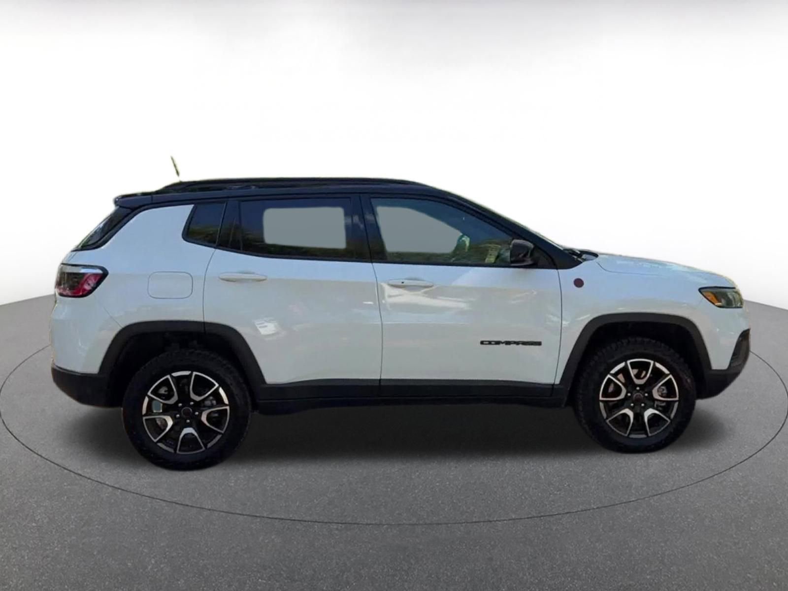 Thumbnail: 2025 Jeep Compass - 17