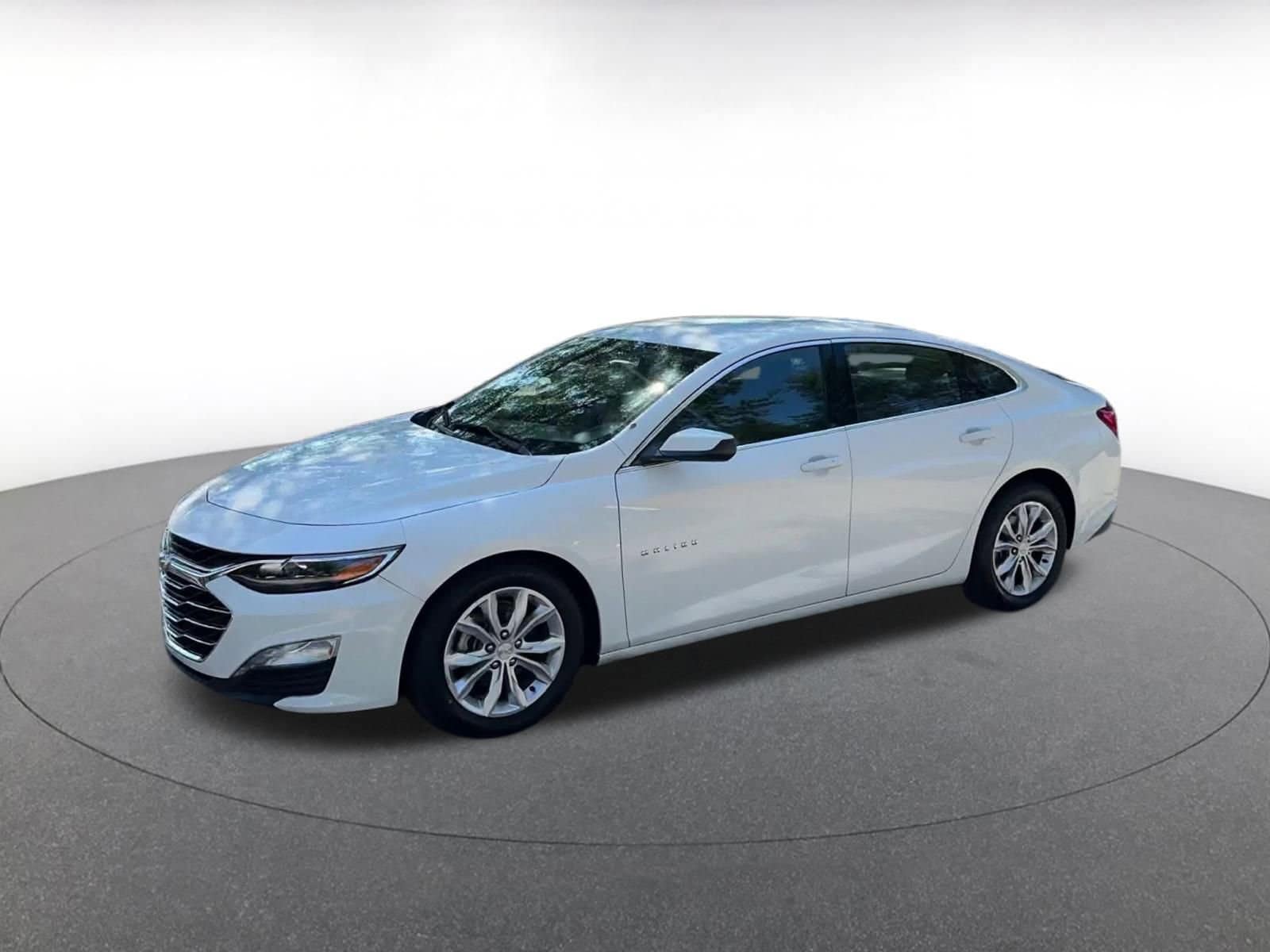 Thumbnail: 2023 Chevrolet Malibu - 8