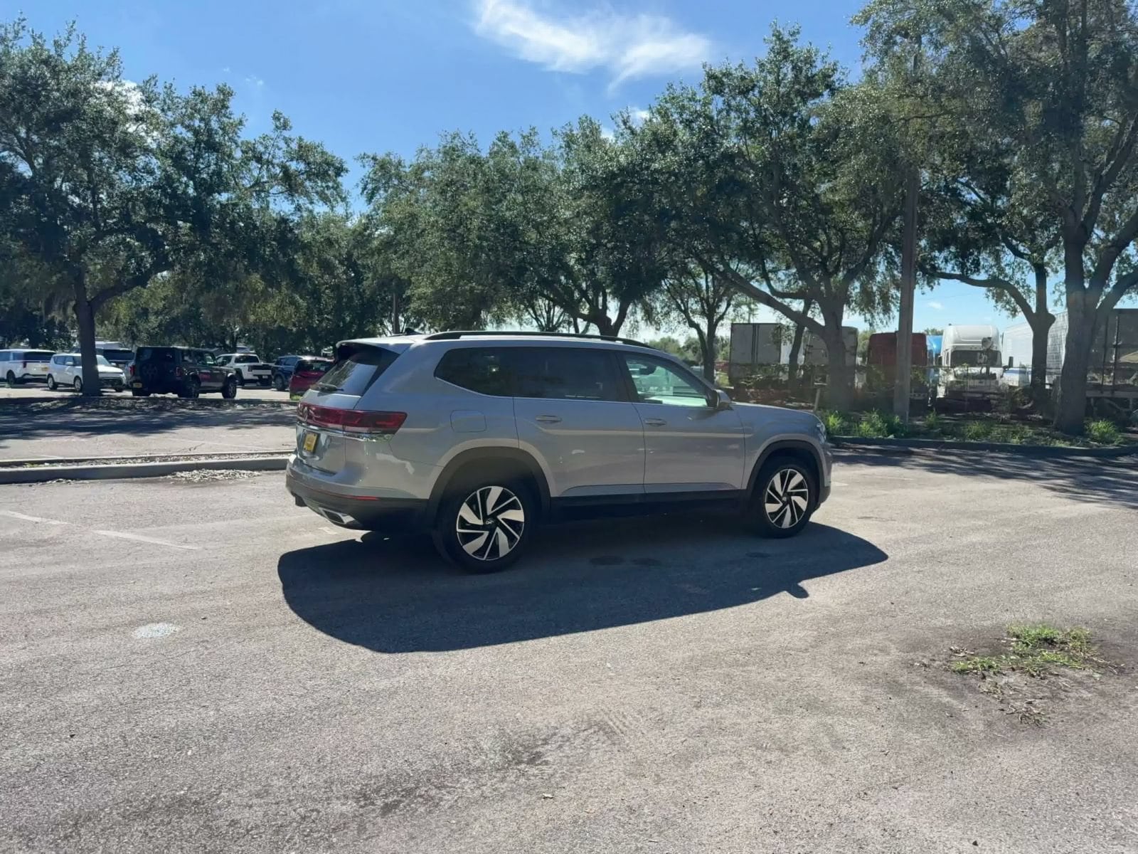 Thumbnail: 2026 Volkswagen Atlas - 14